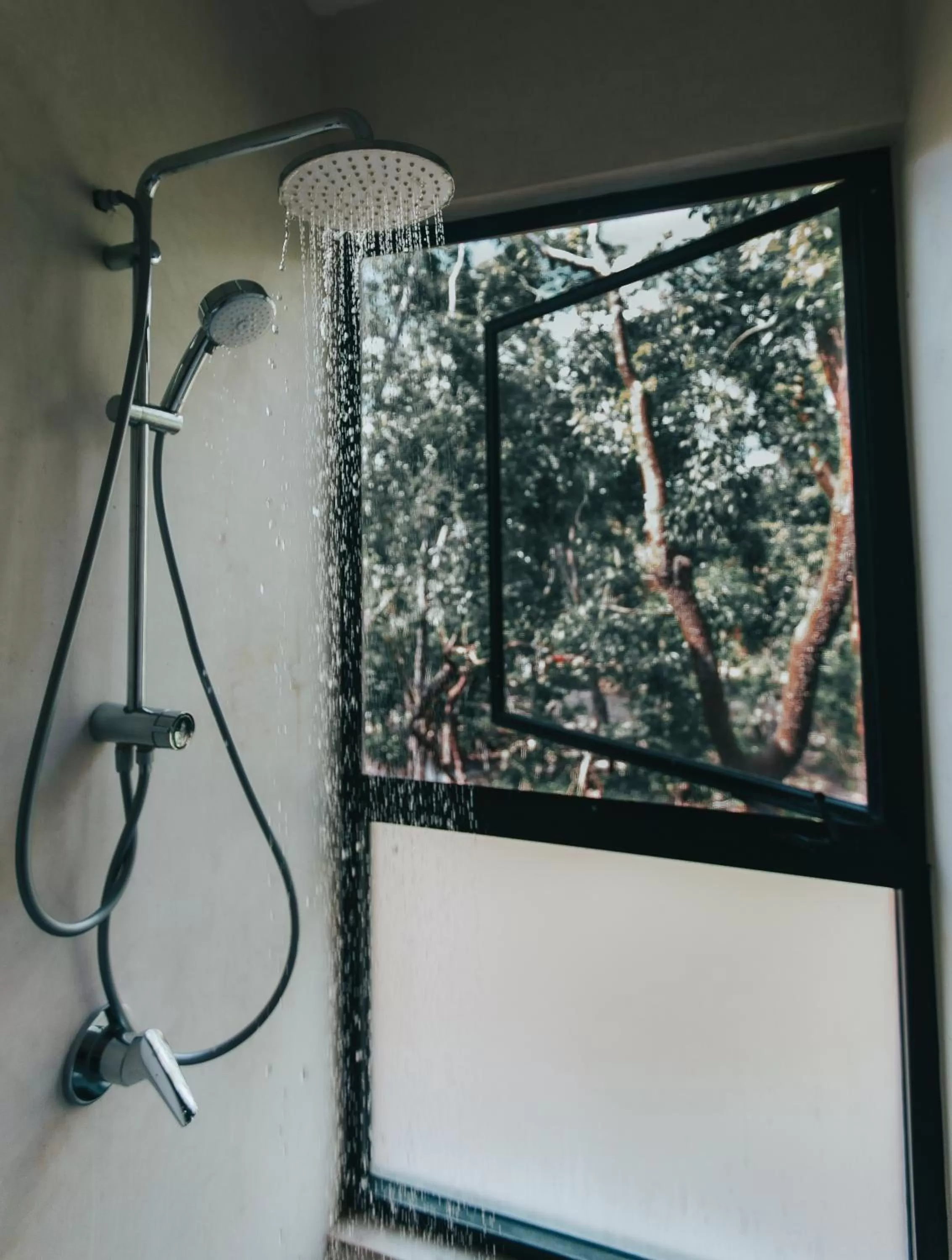 Shower in Ambre & Epices Jungle Hotel & Spa