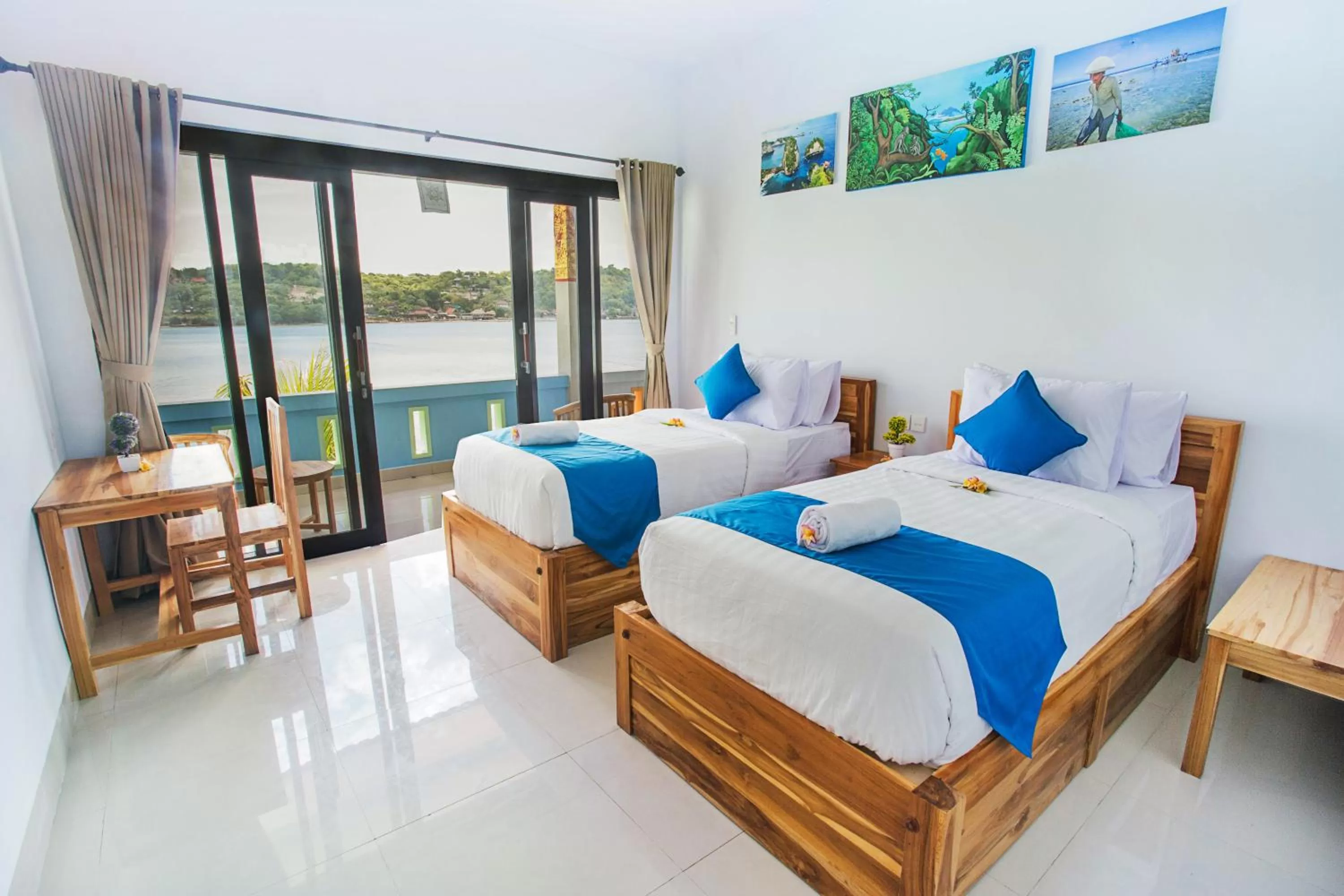 Photo of the whole room, Bed in Aurora Beach View