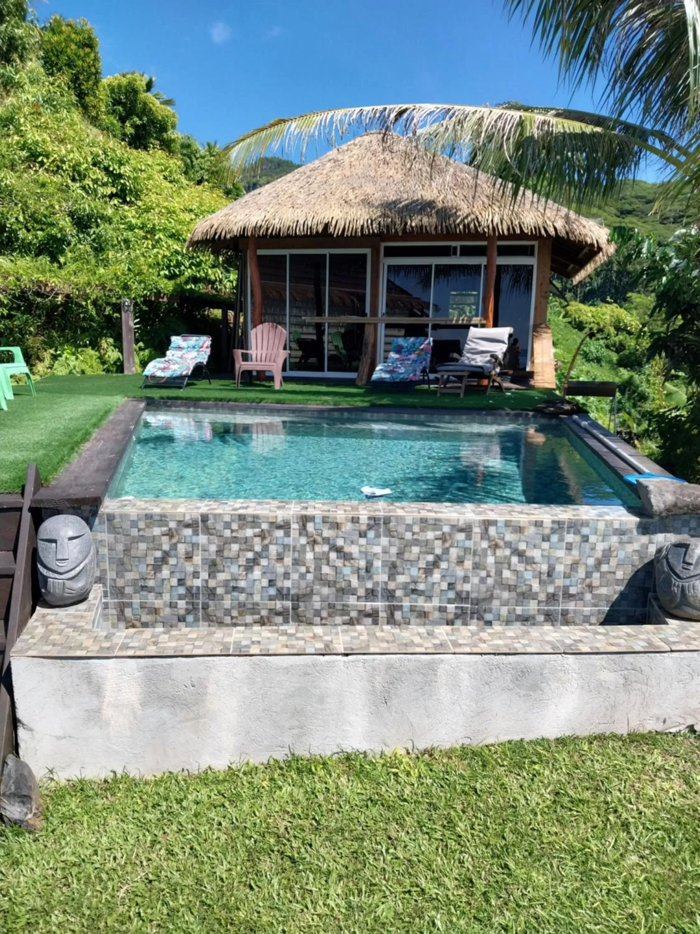 Property building, Swimming Pool in Faré Mahi Mahi