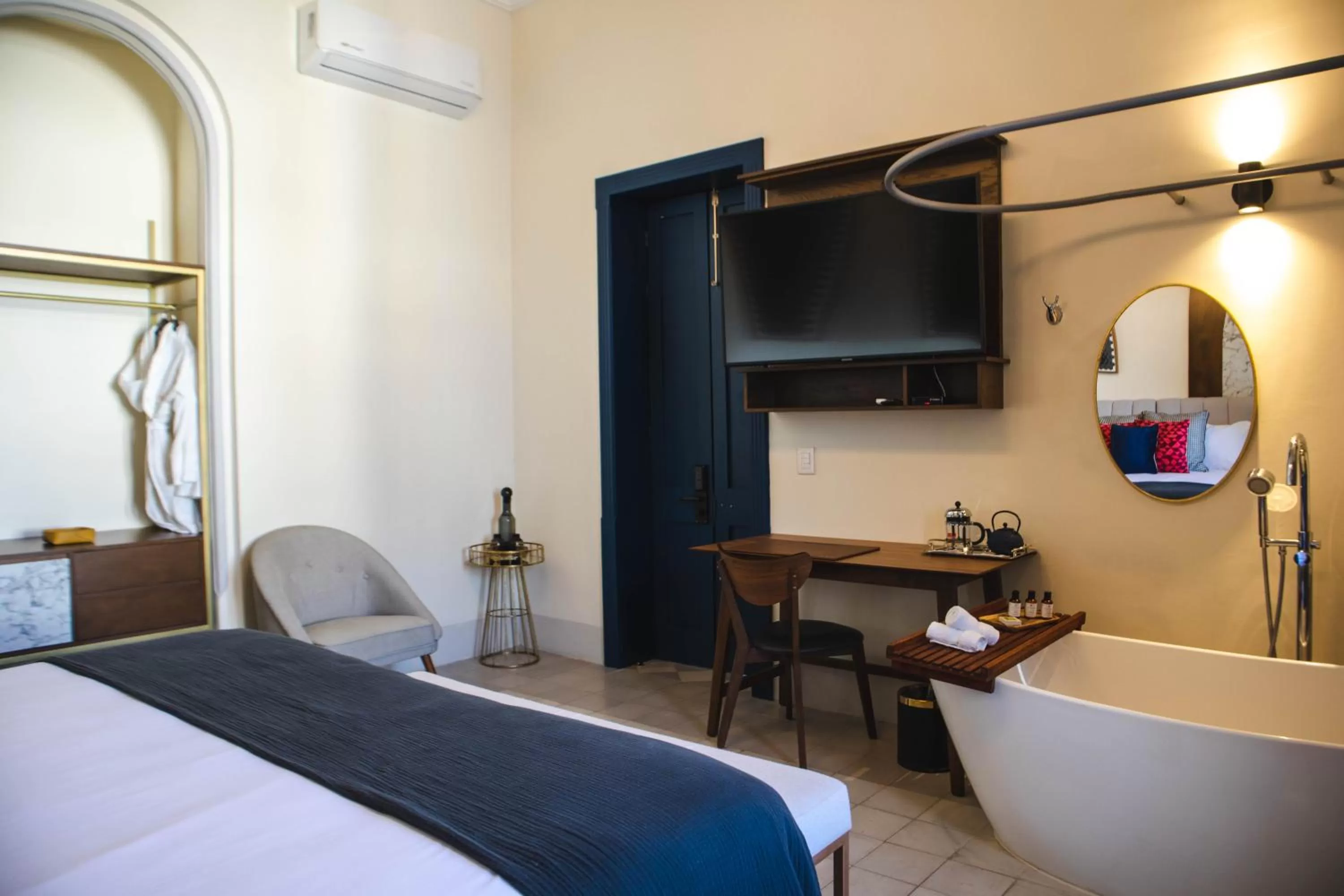 TV and multimedia, Bed in GALA Hotel Boutique