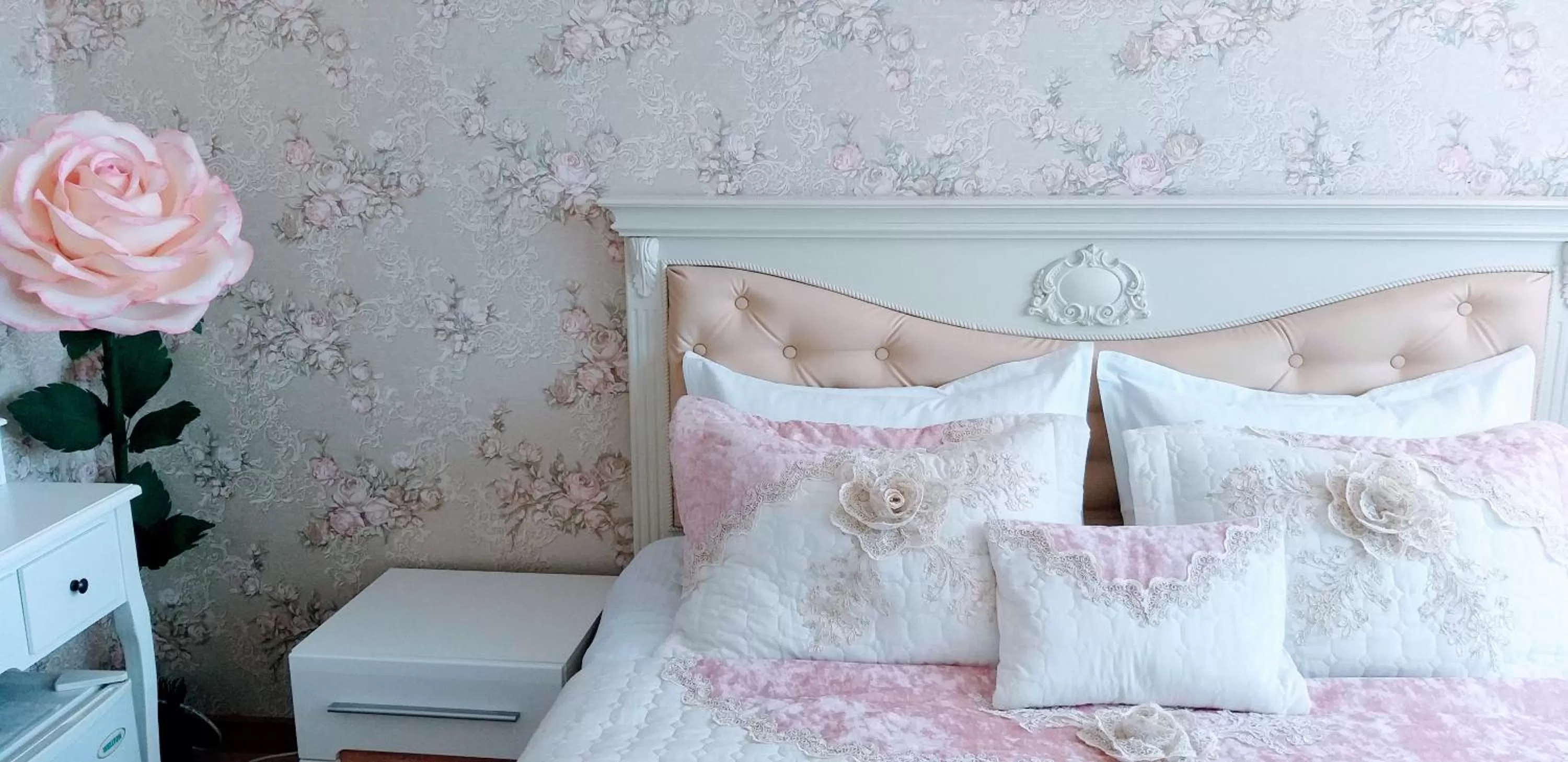 Decorative detail, Bed in Shalanda