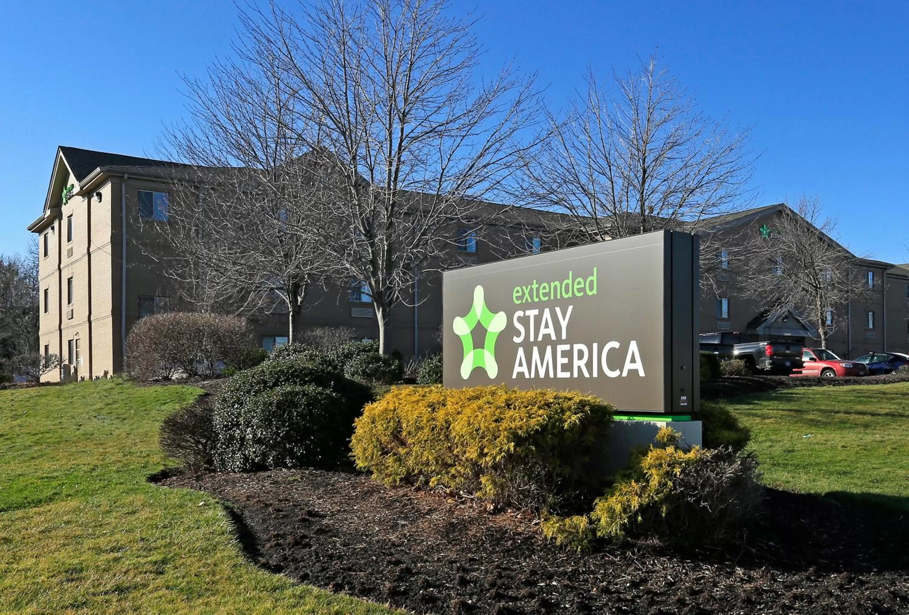 Property building in Extended Stay America Suites - Cleveland - Great Northern Mall