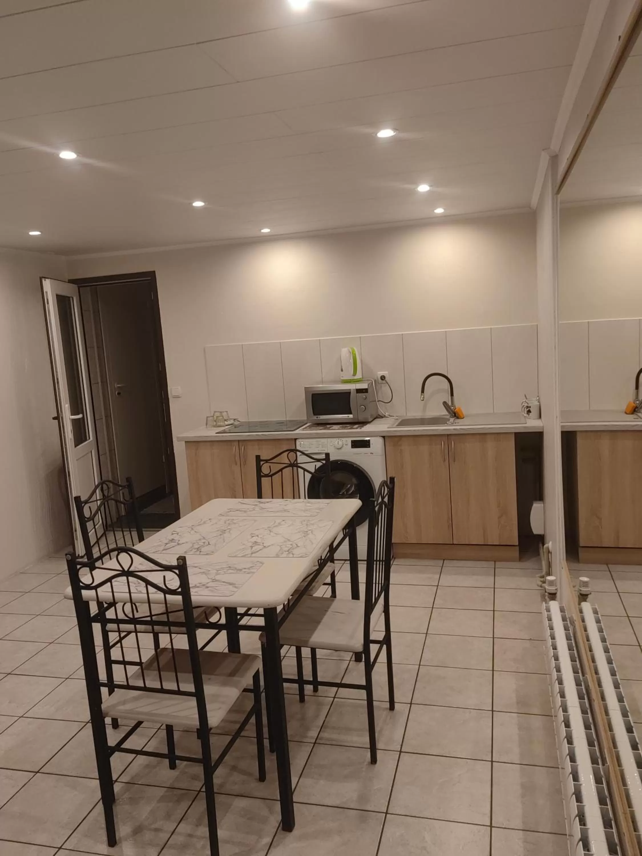 Kitchen or kitchenette in Route House 39 Motel