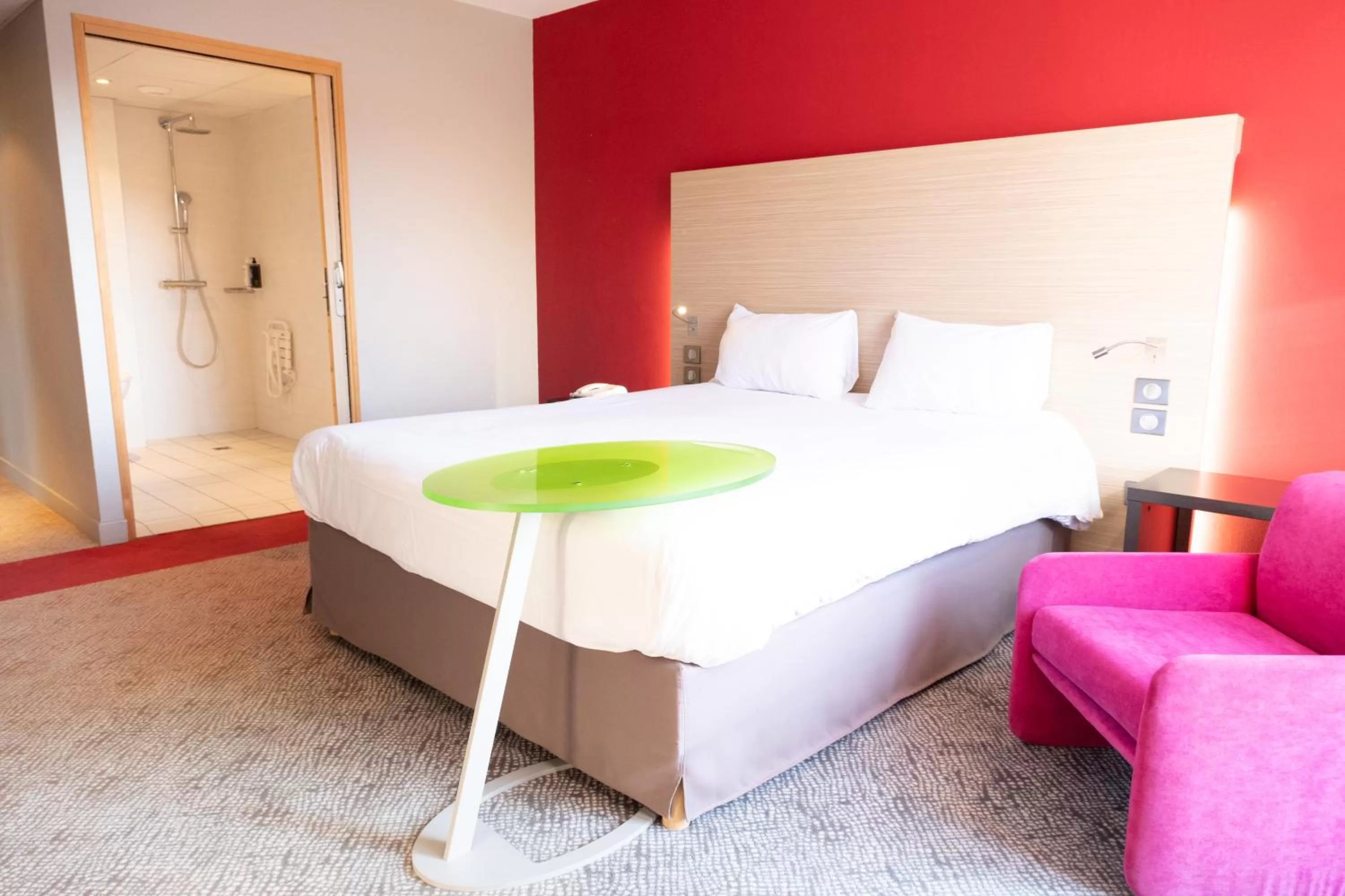 Bedroom, Bed in ibis Styles Saint Dizier