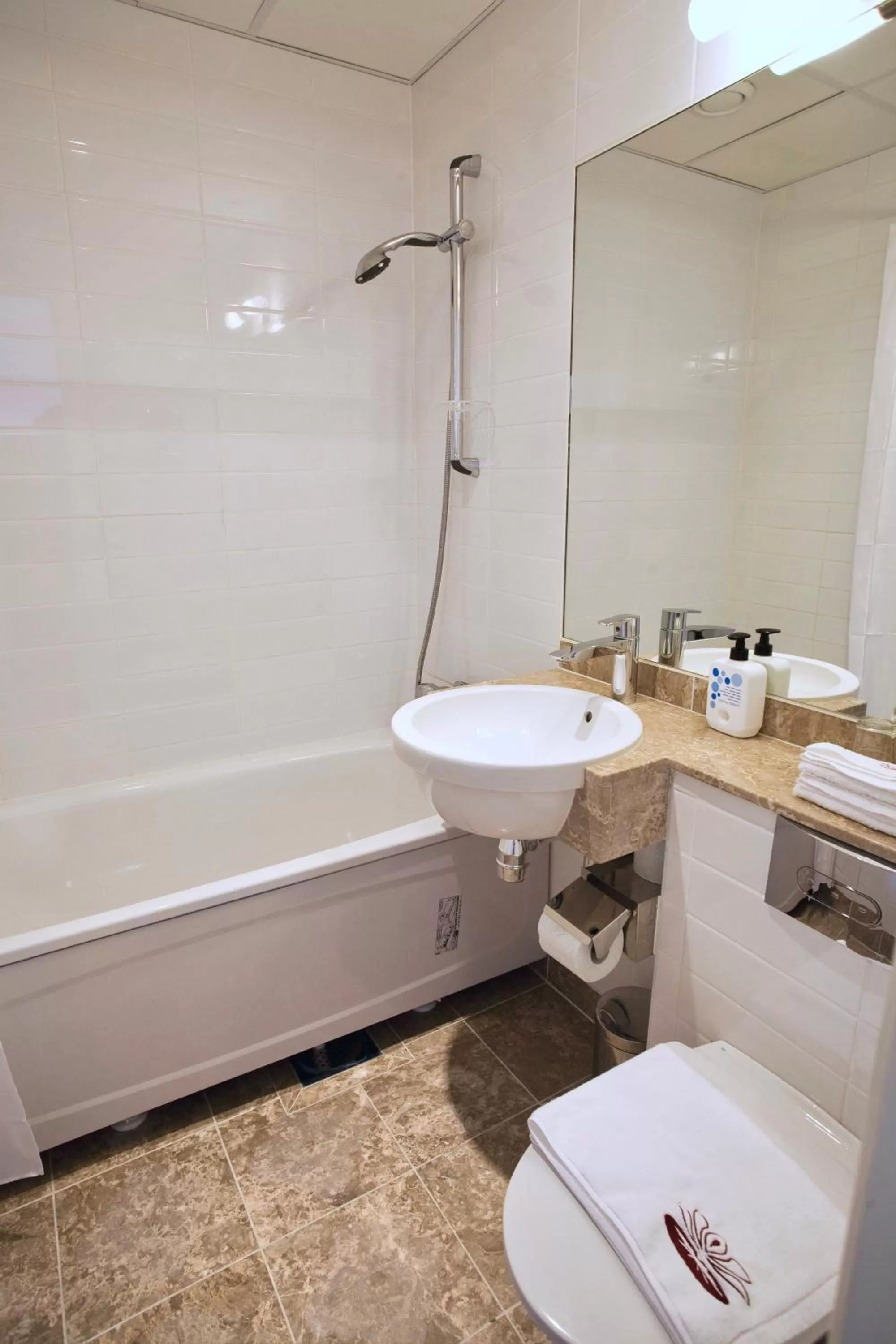 Bathroom in Brommavik Hotel