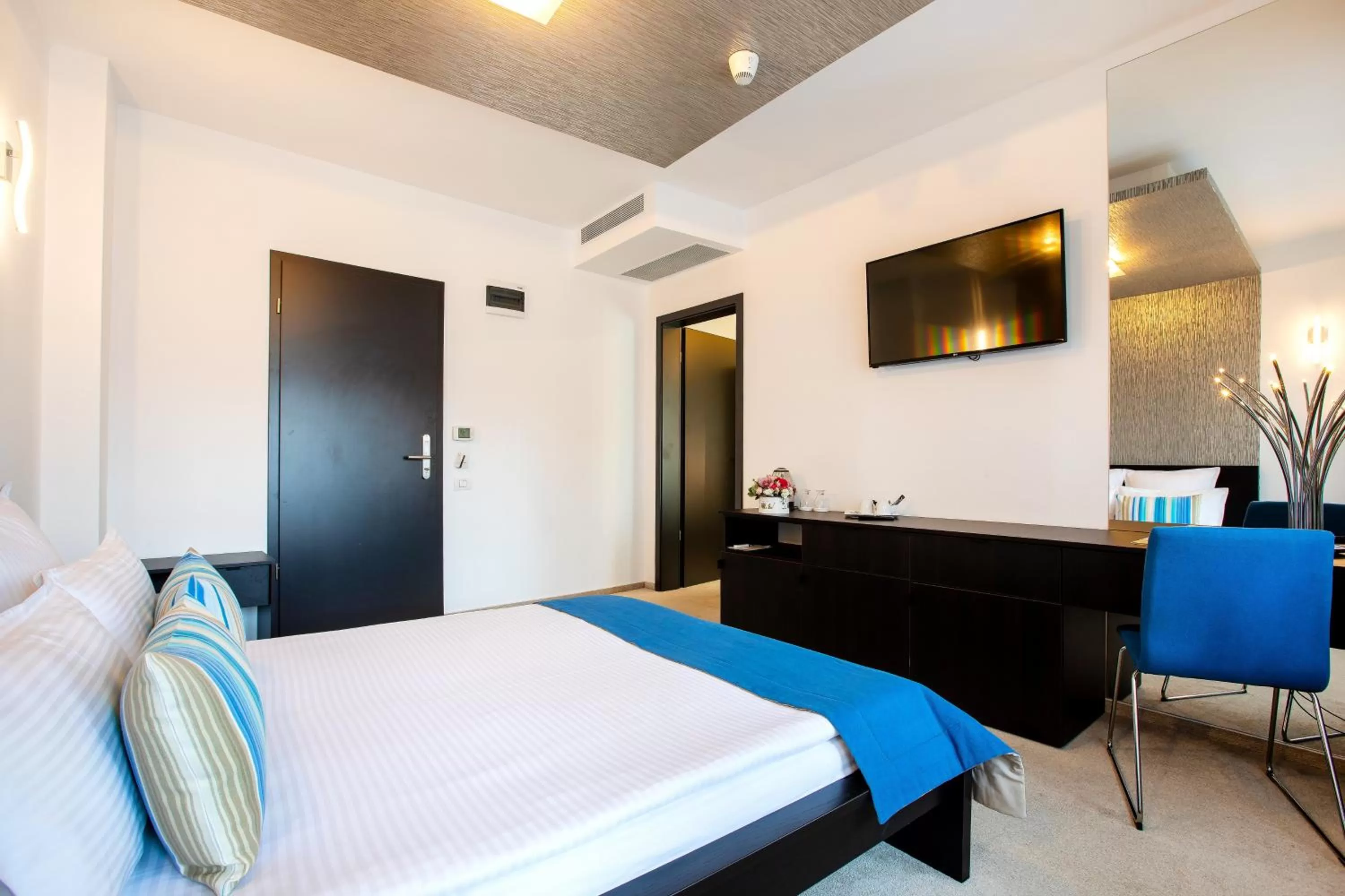 Bedroom, Bed in Hotel Duke Romana City Center