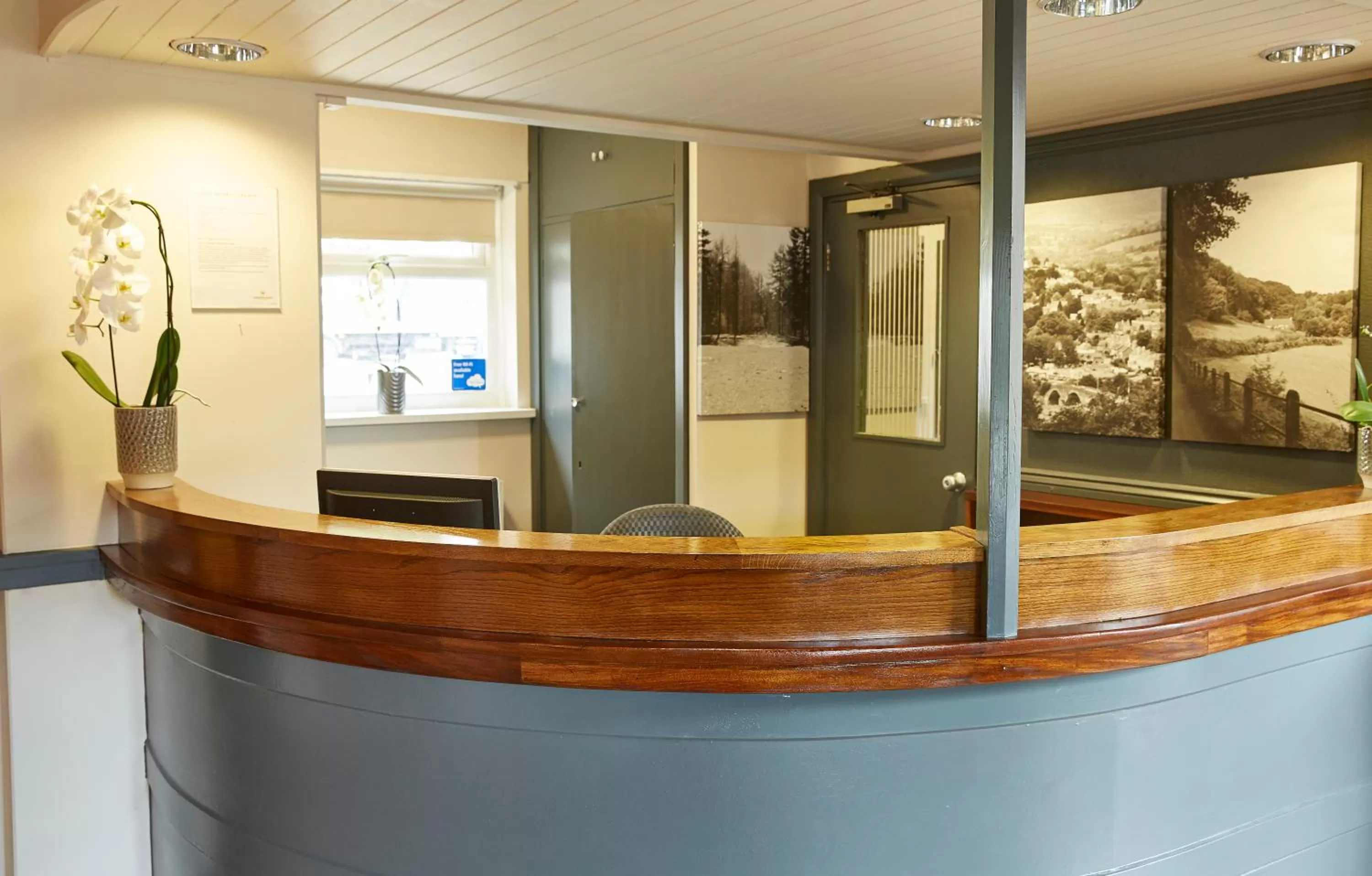 Lobby or reception in New Inn by Greene King Inns