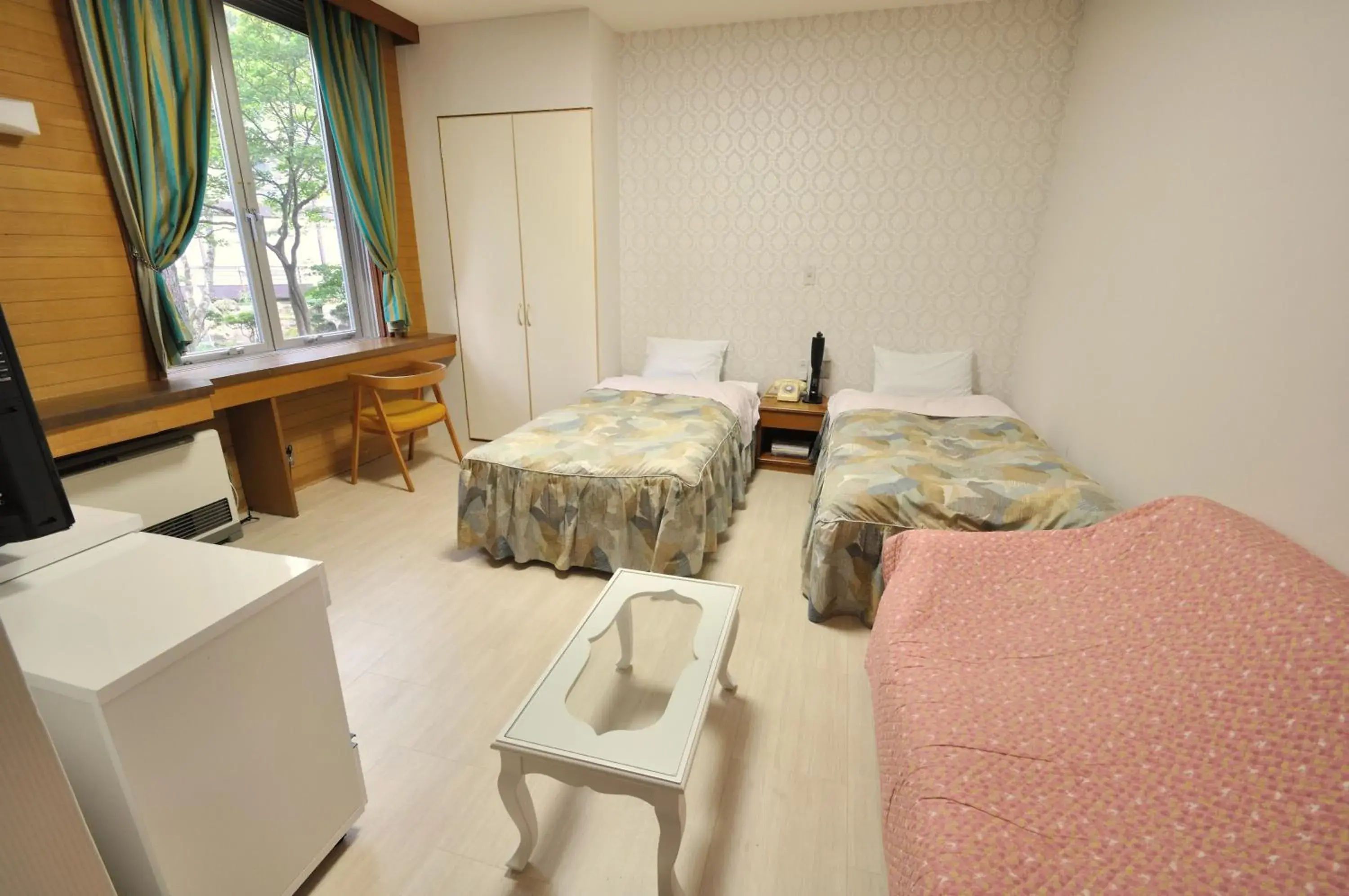 Twin Room with Extra Bed and Shared Bathroom in Mogamitakayu Zenshichinoyu Ohira Twin Room with Extra Bed and Shared Bathroom in Mogamitakayu Zenshichinoyu Ohira