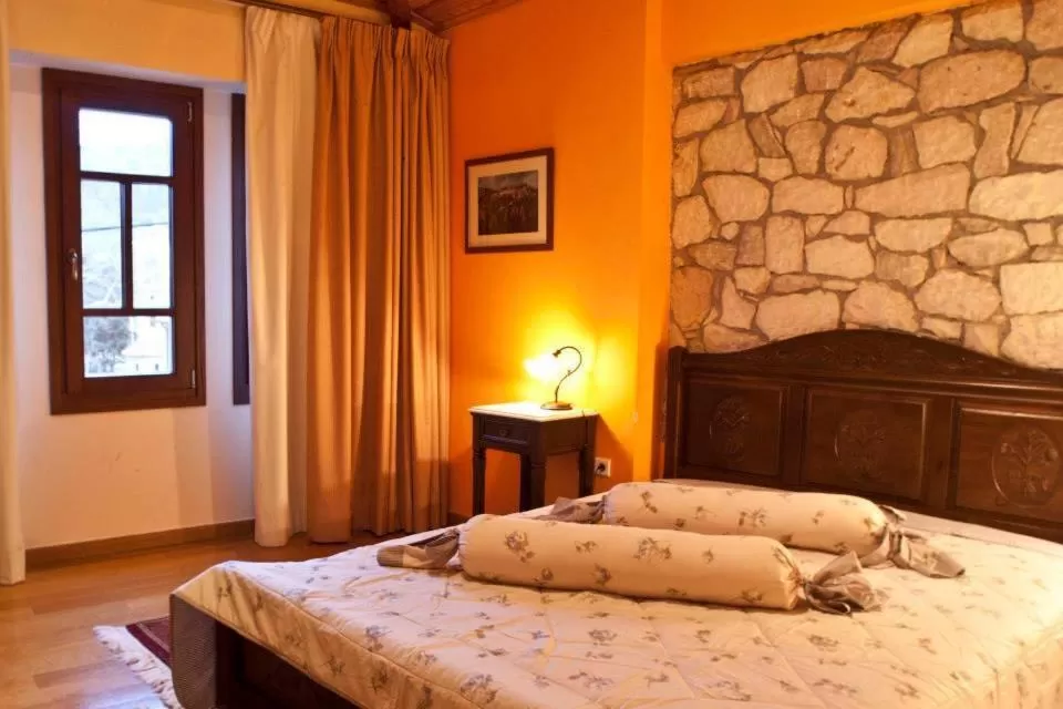 Bed in Hotel Kynaitha