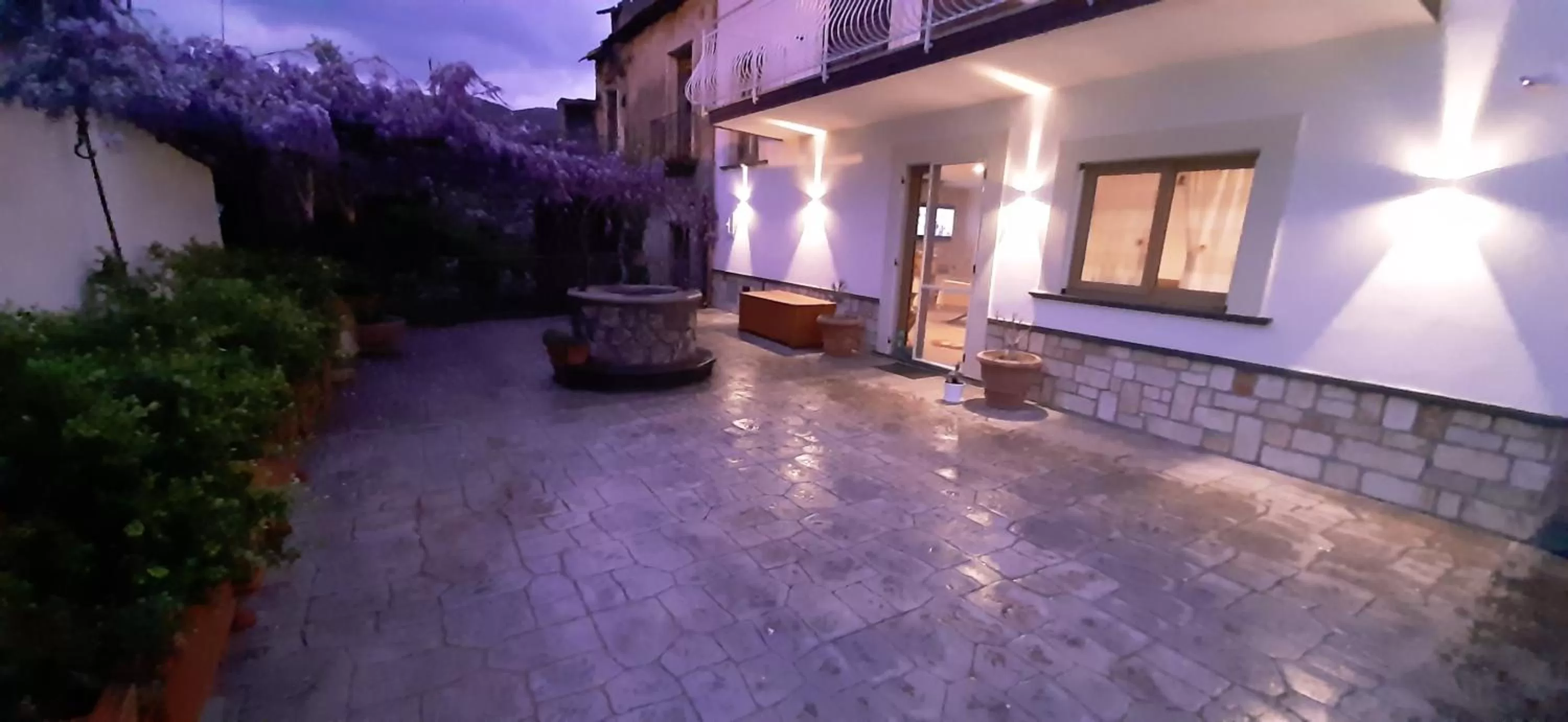 Property building in Al Chiaro di Luna