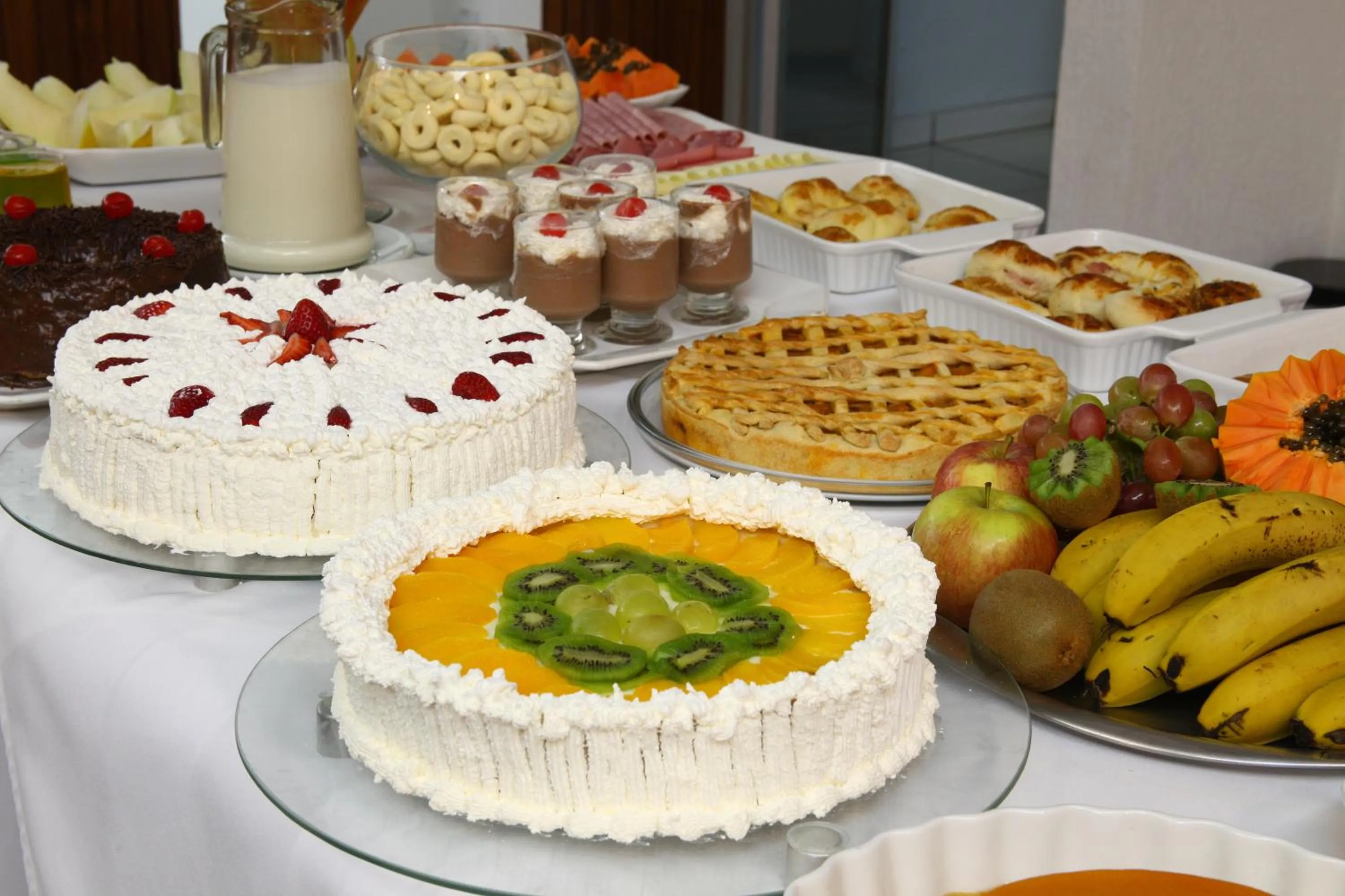 Restaurant/places to eat in Hotel Kehdi Plaza