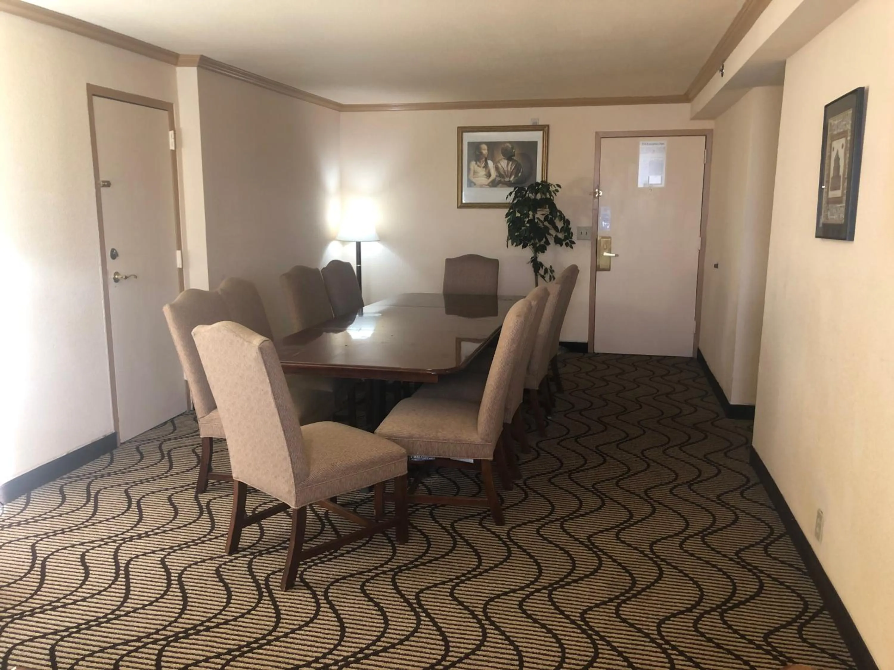 Living room in Ramada by Wyndham Birmingham Airport