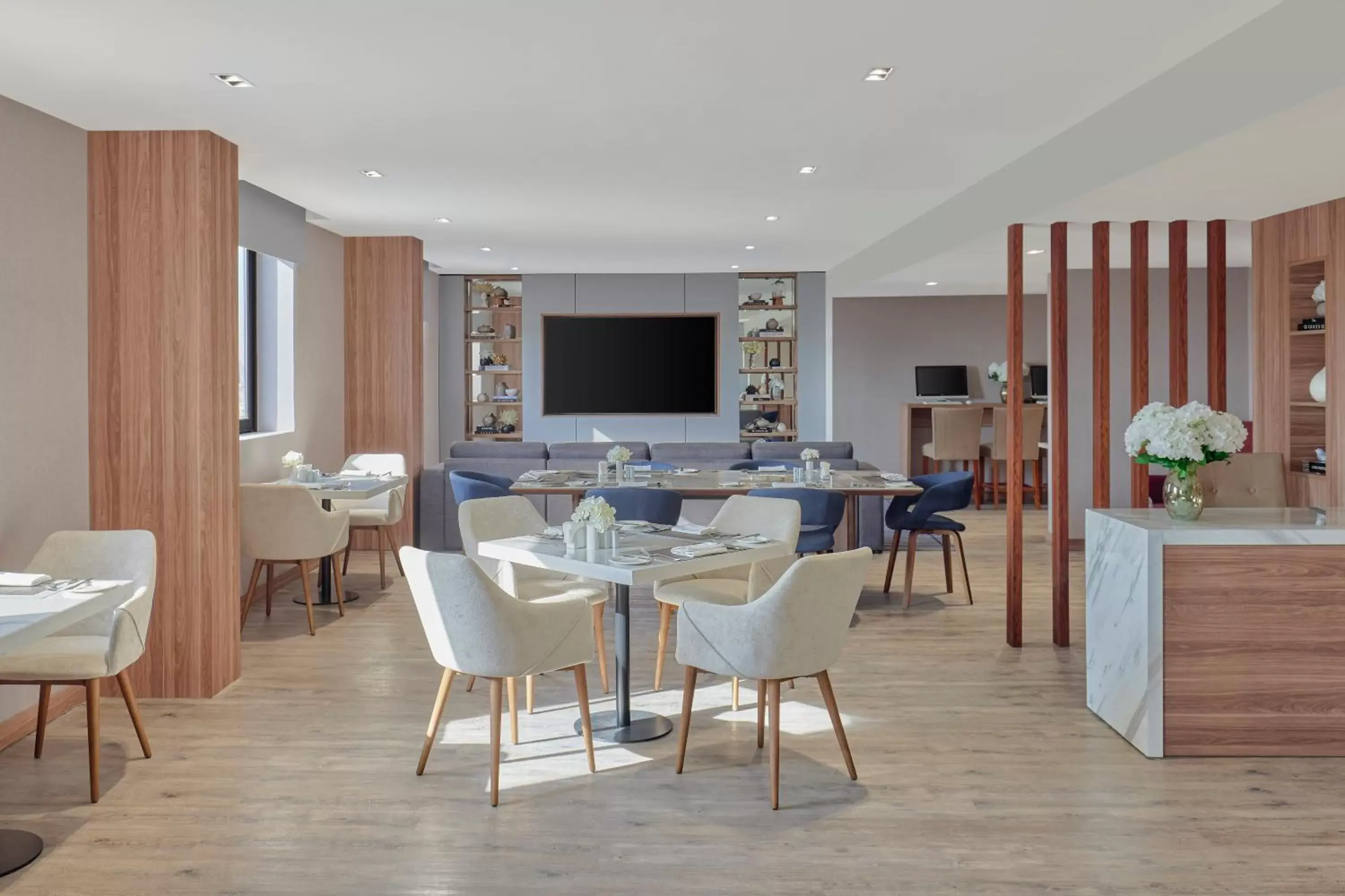 Standard Twin Room with City View - Club Floor in Crowne Plaza Riyadh Palace by IHG Standard Twin Room with City View - Club Floor in Crowne Plaza Riyadh Palace by IHG