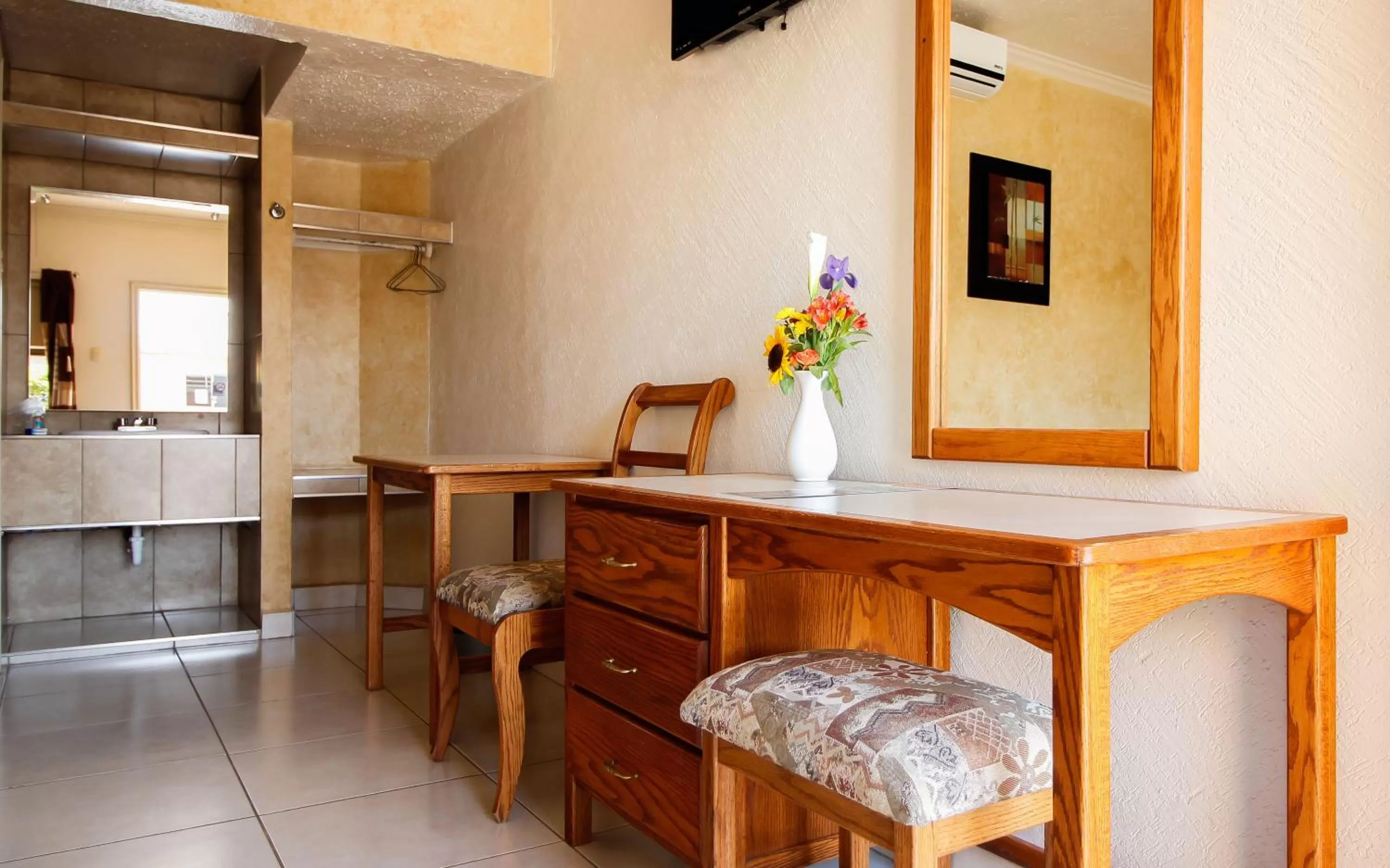 HOTEL & SUITES MARROD