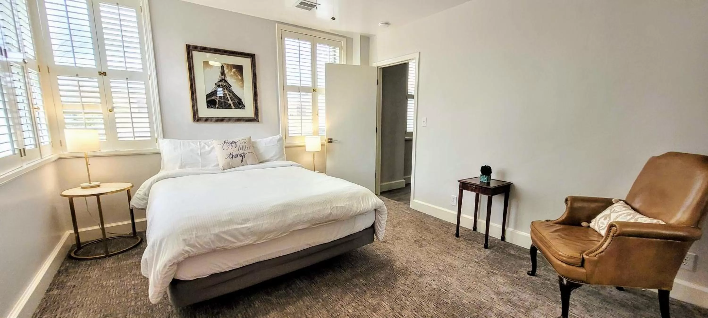 Bed in Hotel Phillips