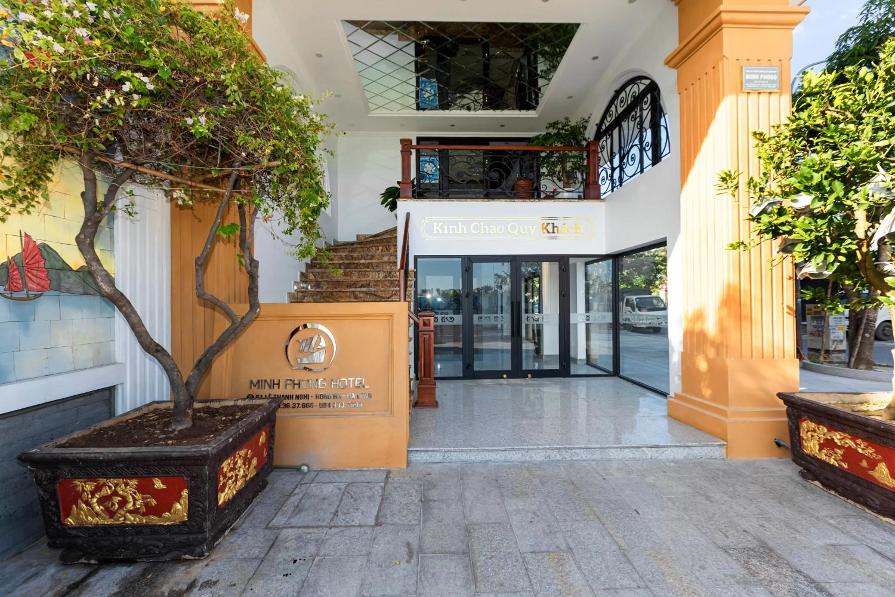 Facade/entrance in Minh Phong Hotel Ha Long
