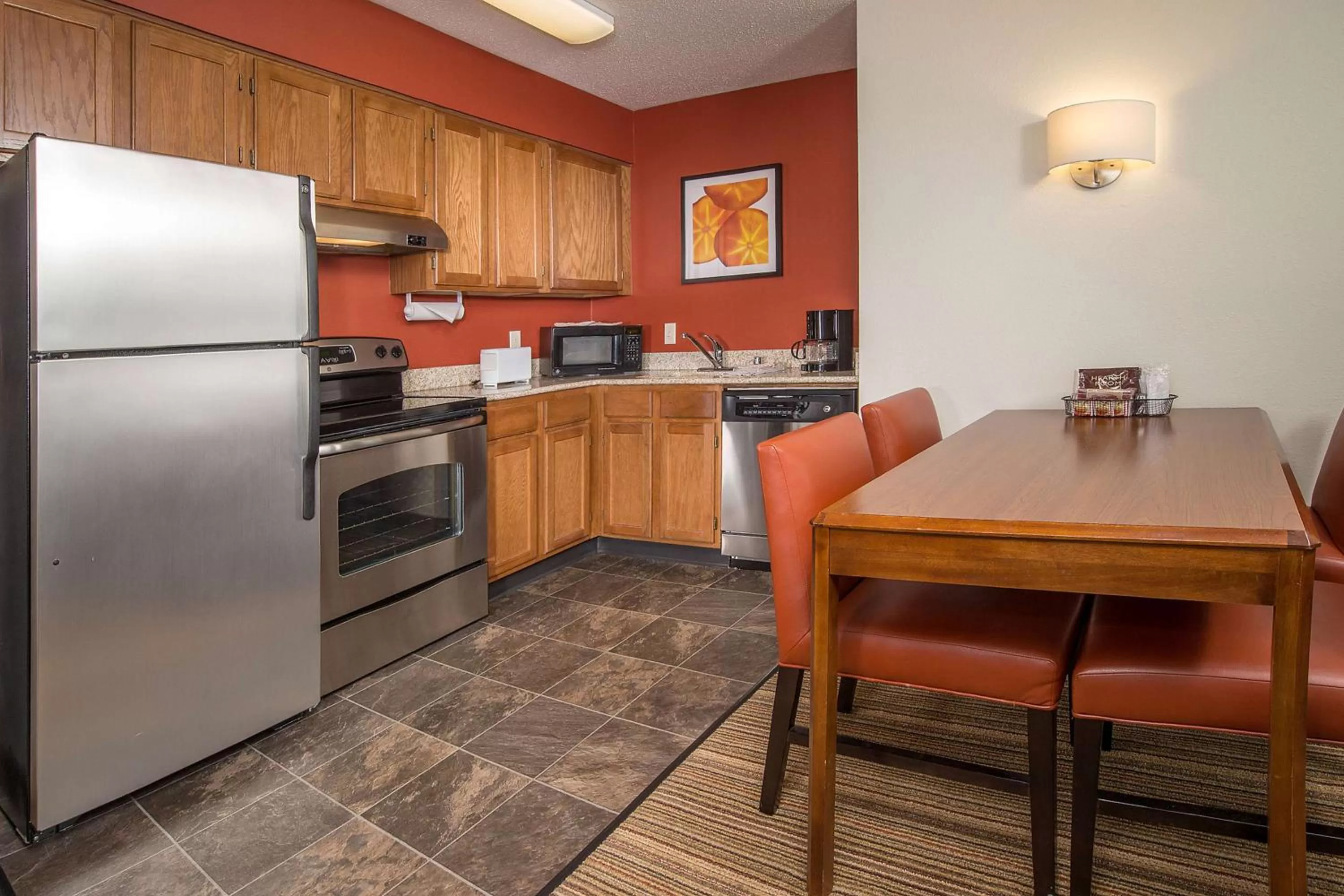 Kitchen or kitchenette in Sonesta ES Suites Charleston