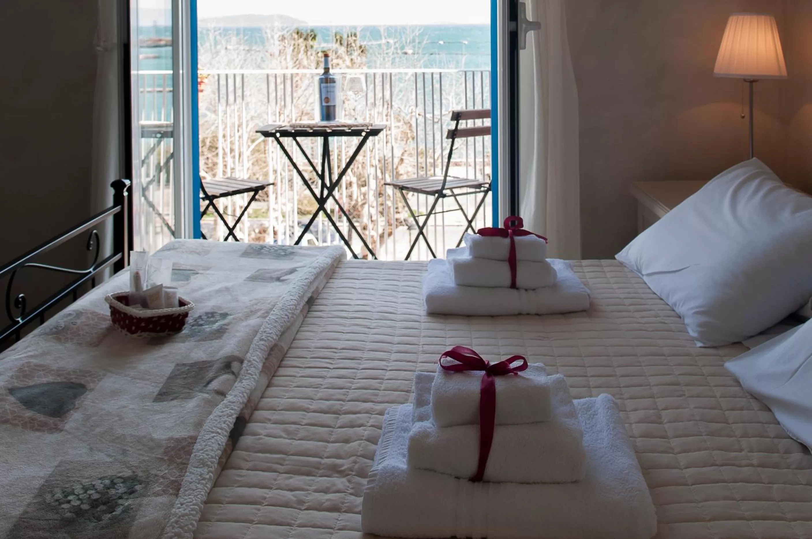 Photo of the whole room, Bed in La dimora di Caboto B&B