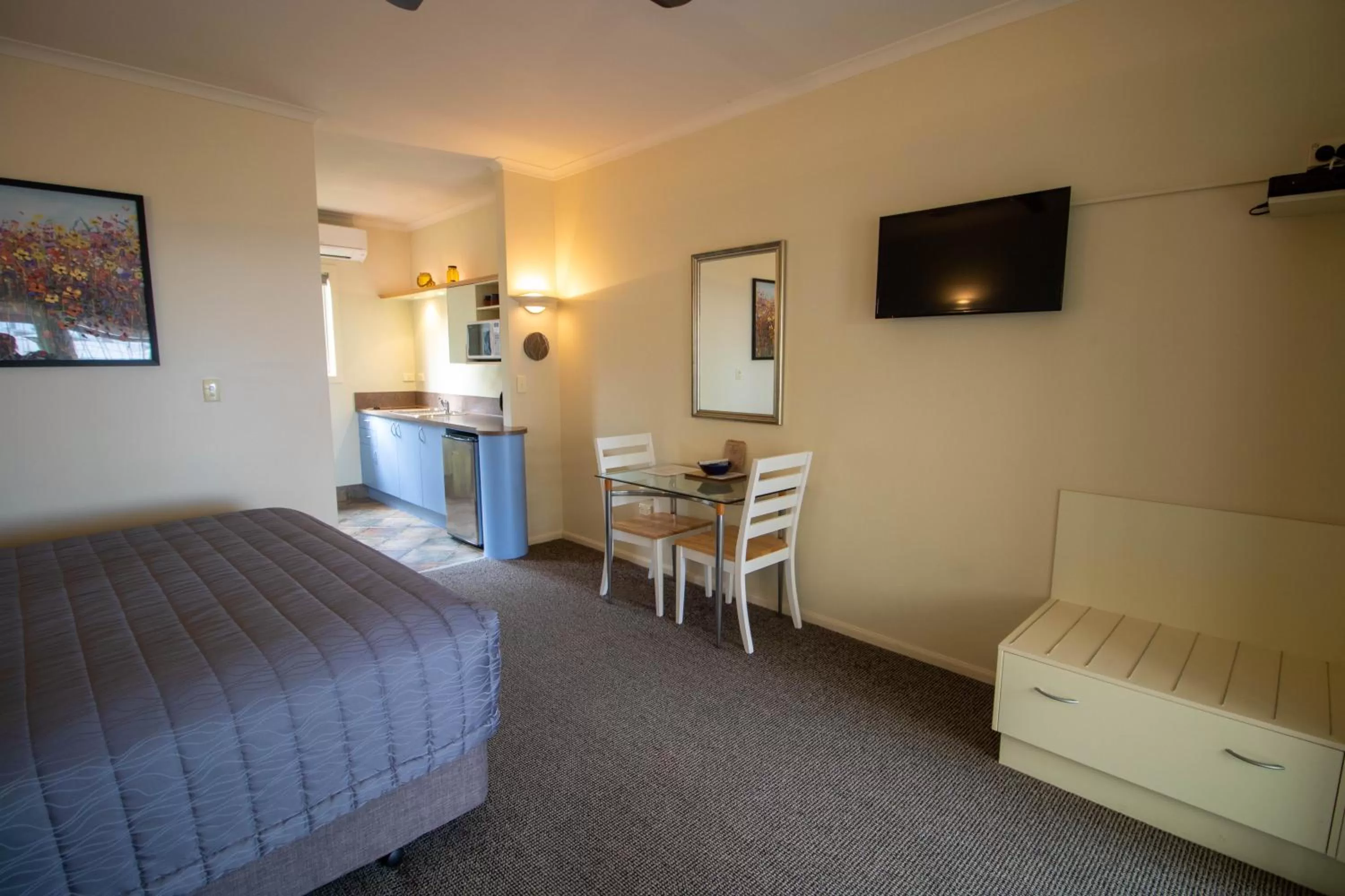 Bed in Tuscany On Thames