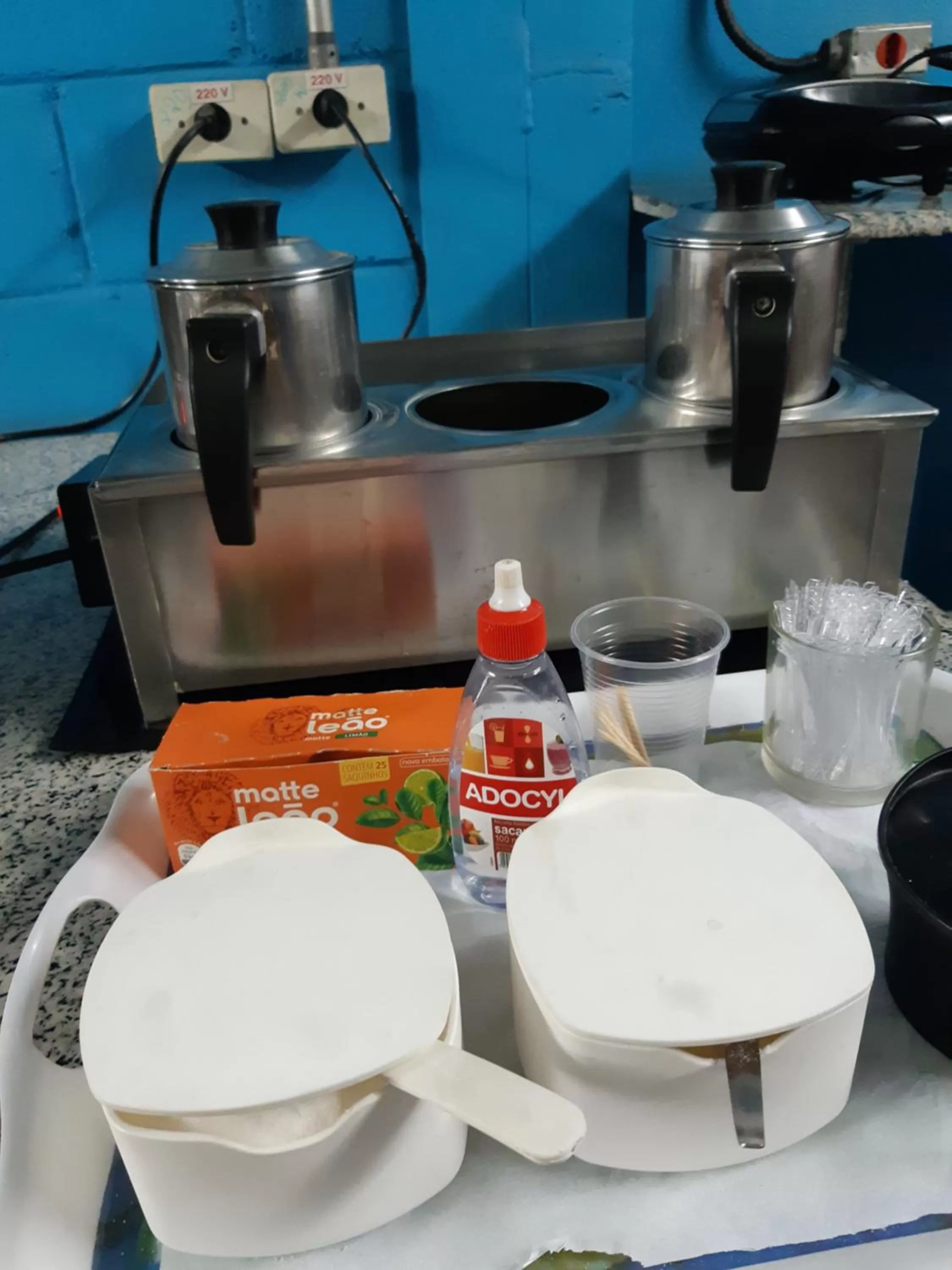 Coffee/tea facilities in Cumbipar King Hotel