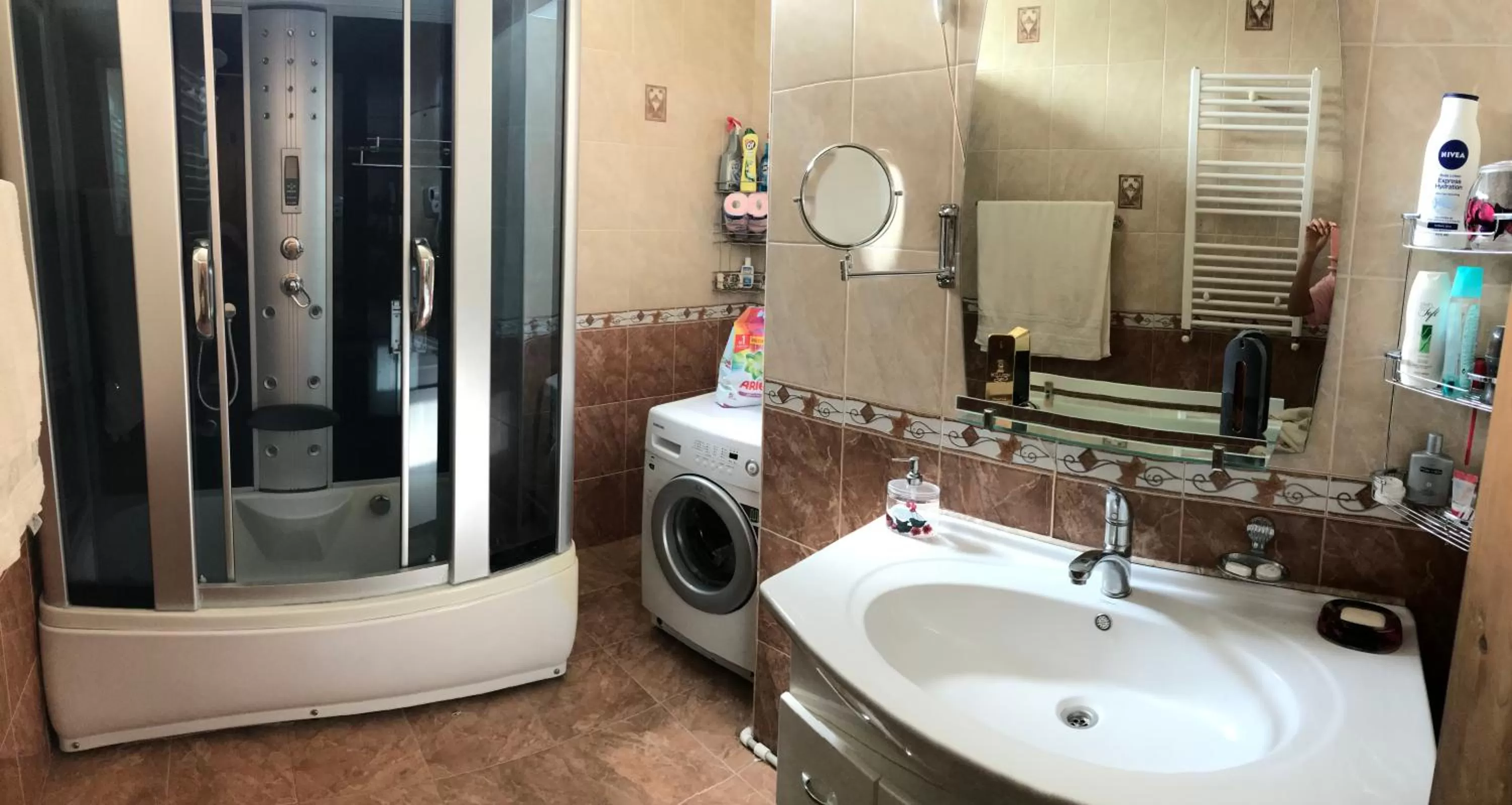 Bathroom in Nika's Guest House