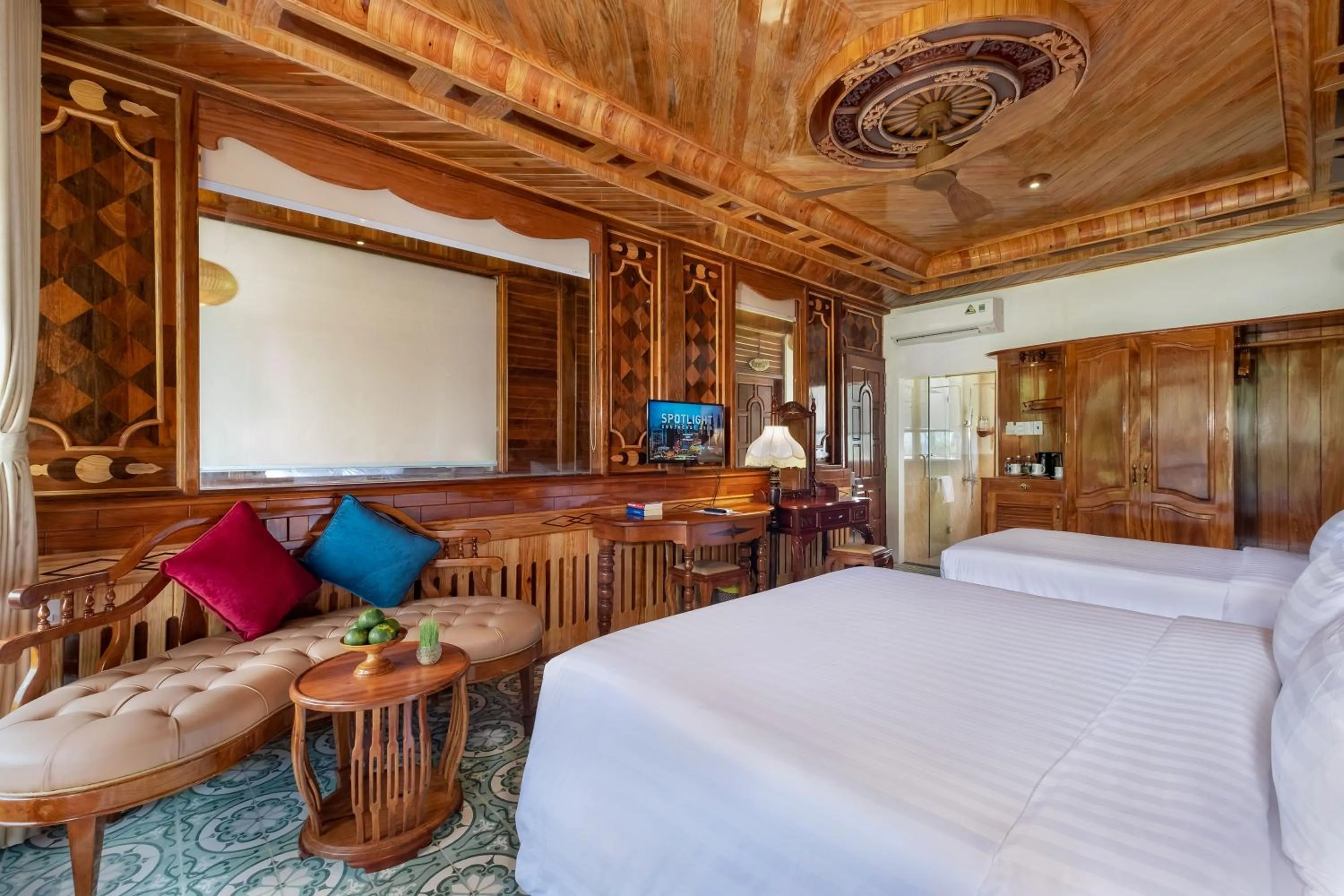 Photo of the whole room, Bed in Coco Palm Beach Resort