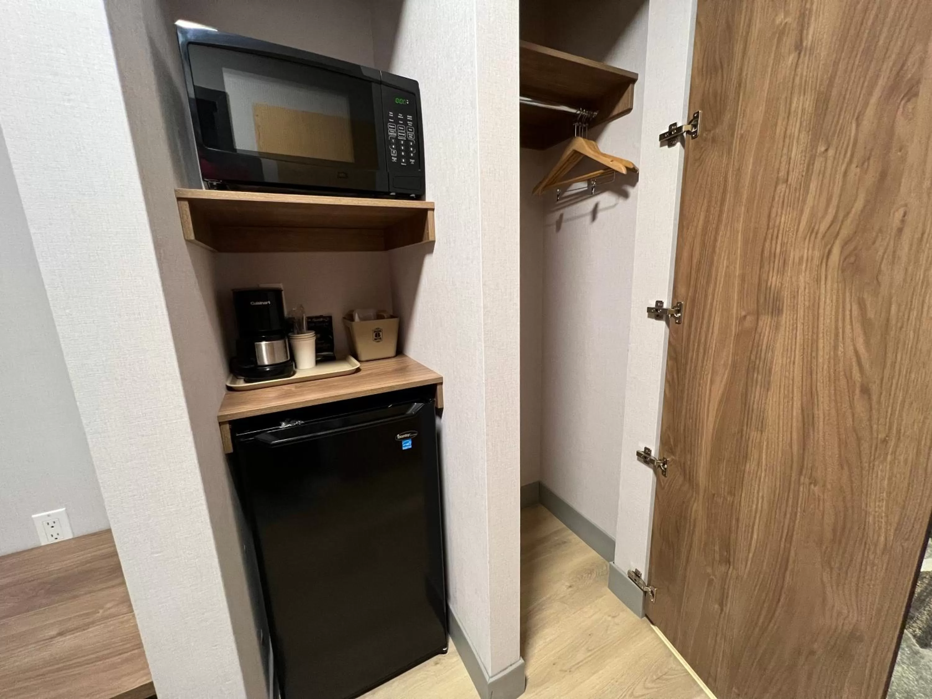 Coffee/tea facilities in Super 8 by Wyndham Cornwall ON