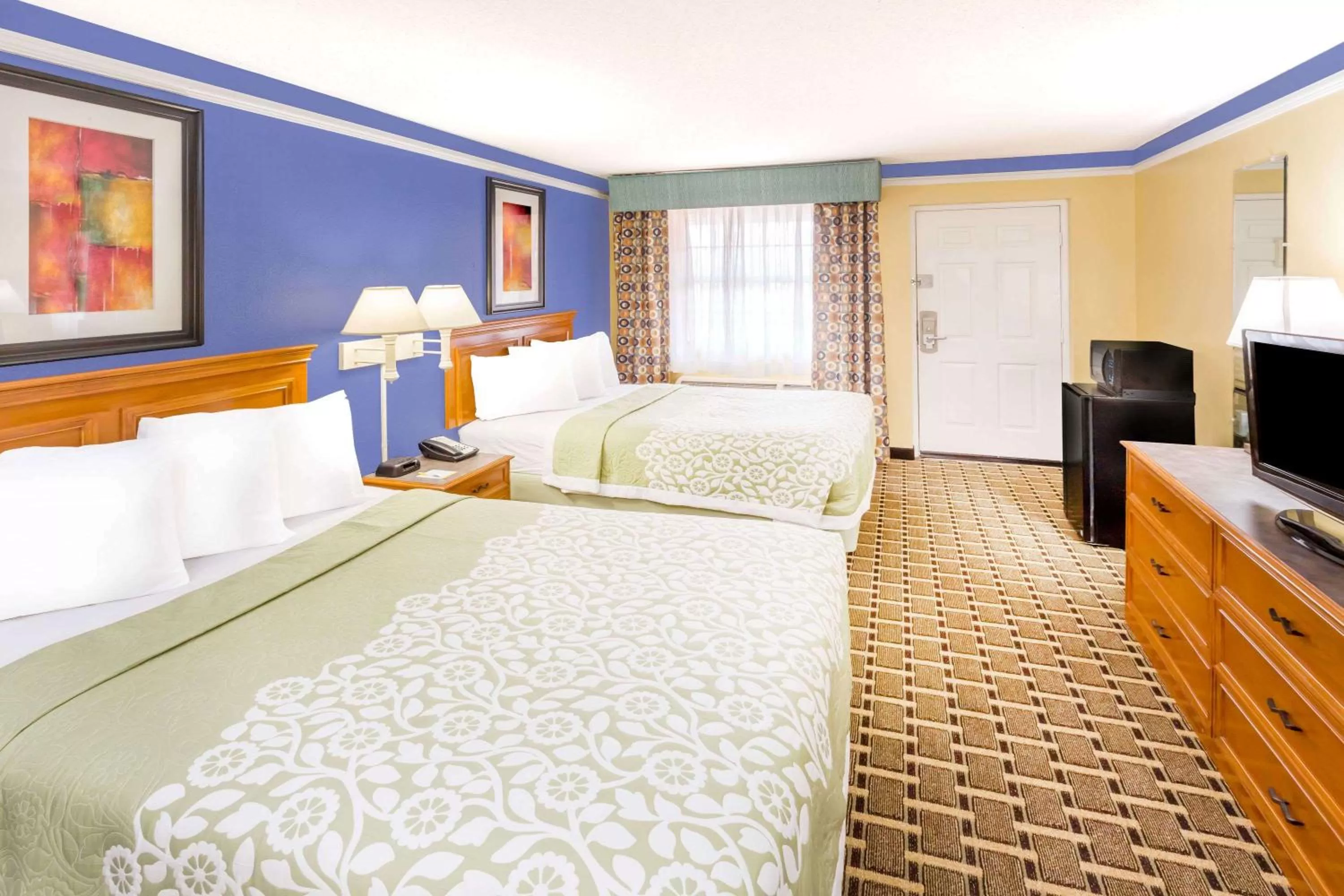 Photo of the whole room, Bed in Days Inn by Wyndham Little Rock/Medical Center
