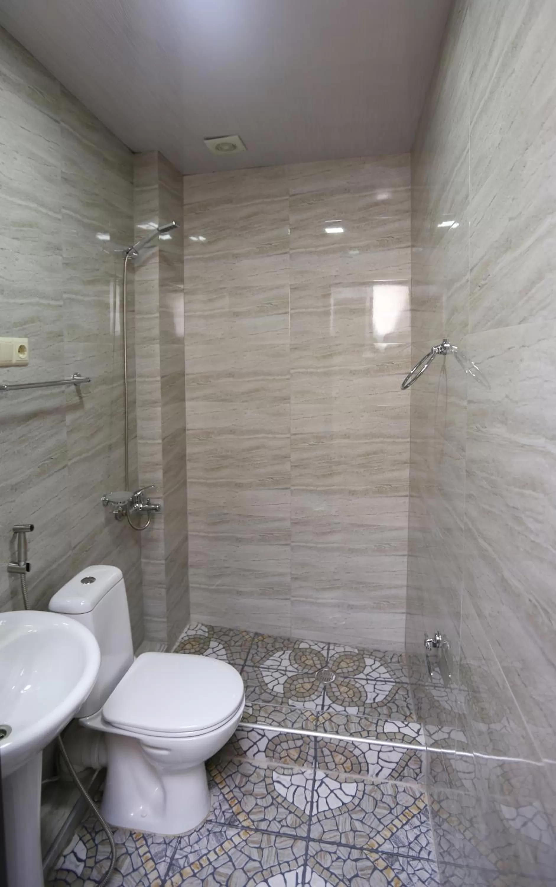 Toilet, Bathroom in Hotel Traveler