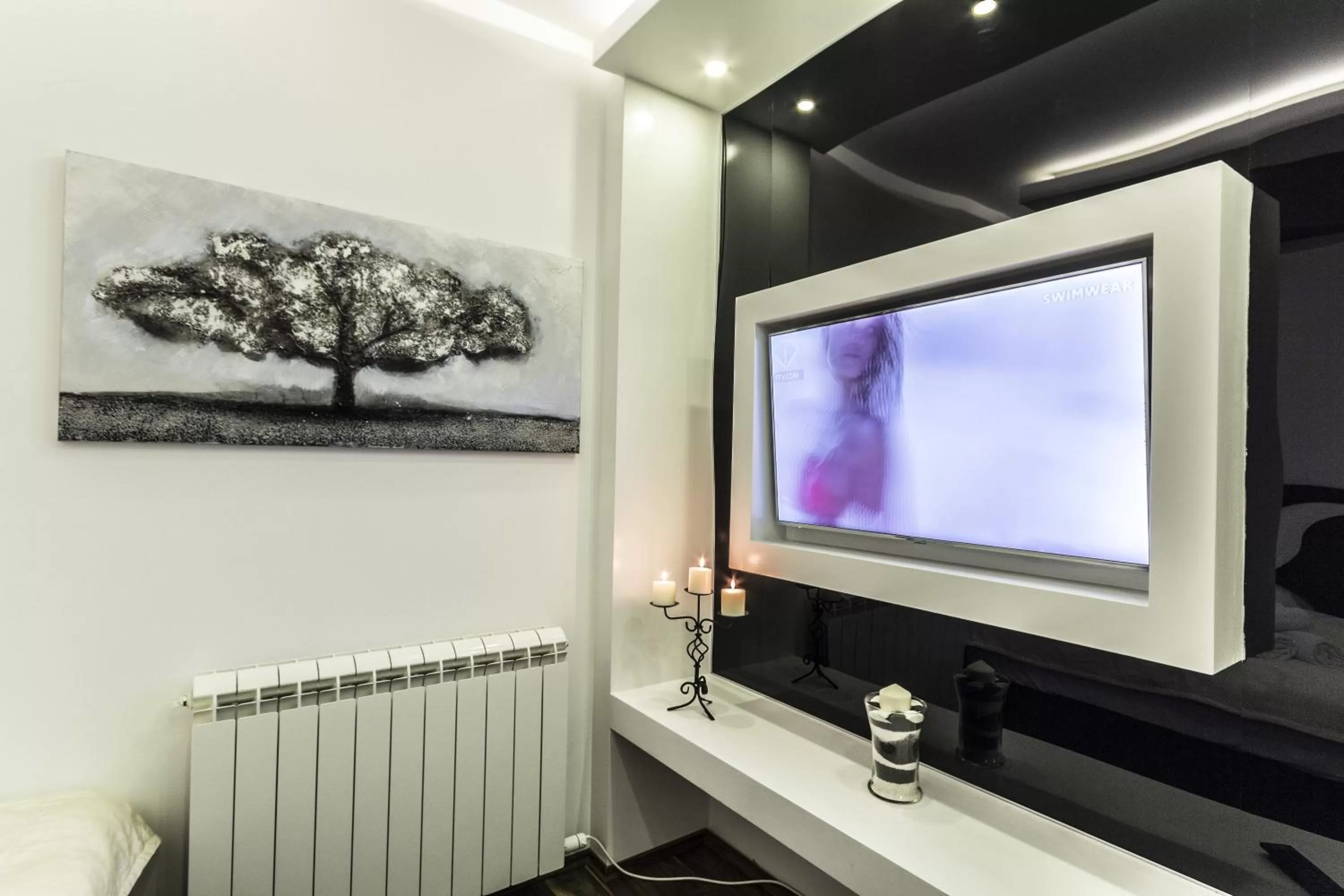 Economy Double Room - Basement with no window in Madison - Square Sava