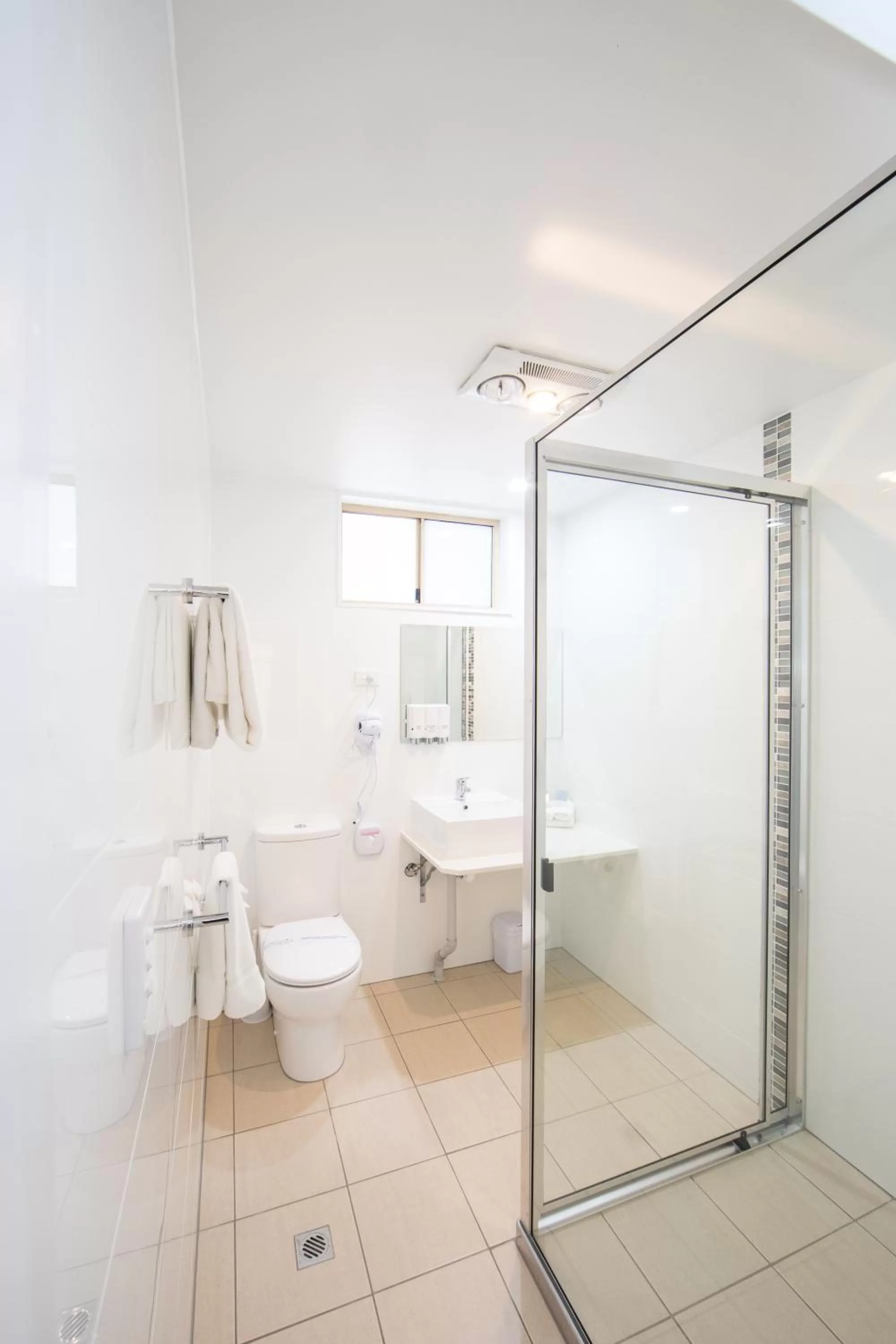 Shower in New England Motor Lodge