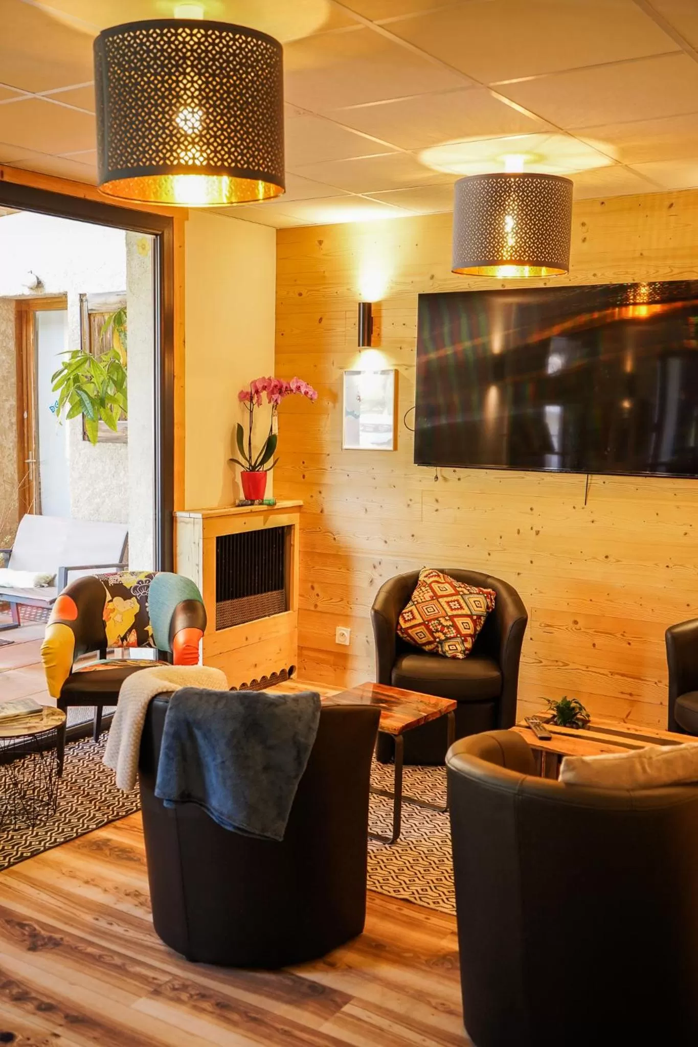 TV and multimedia in Hotel Le Faranchin