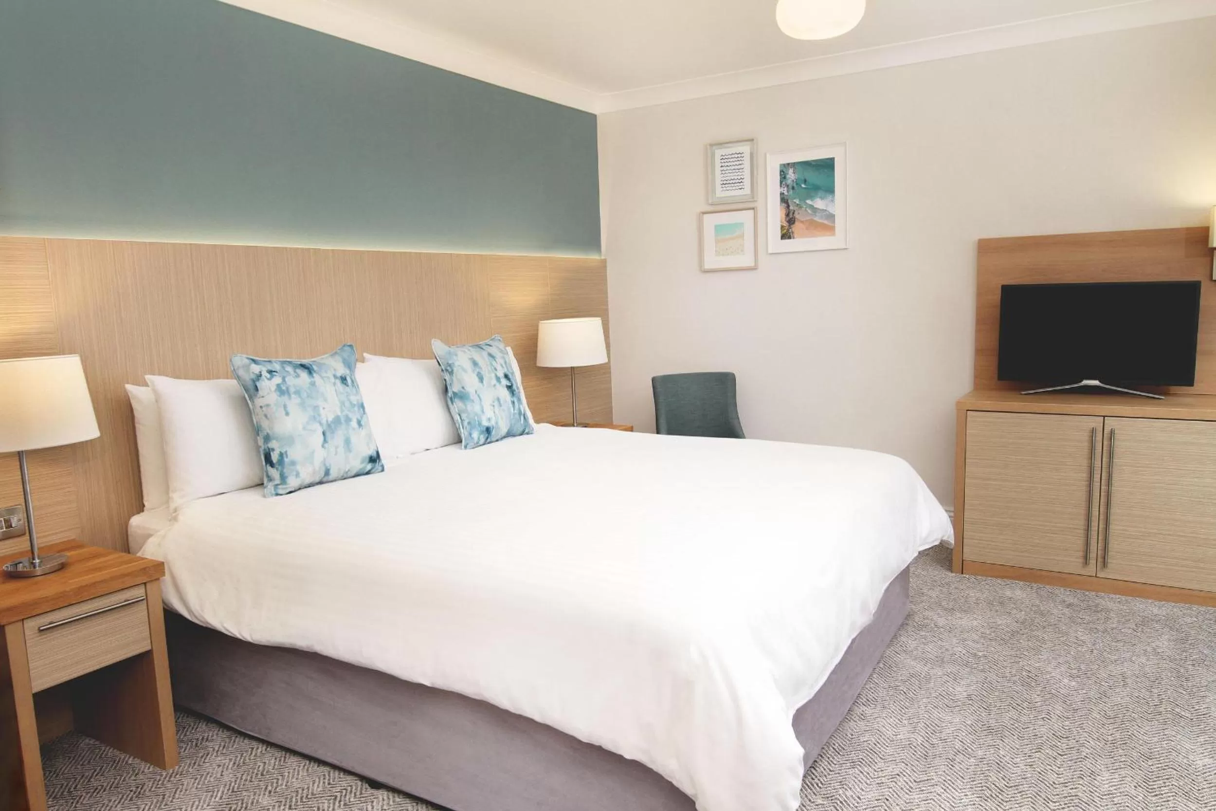 Bedroom, Bed in Esplanade Hotel