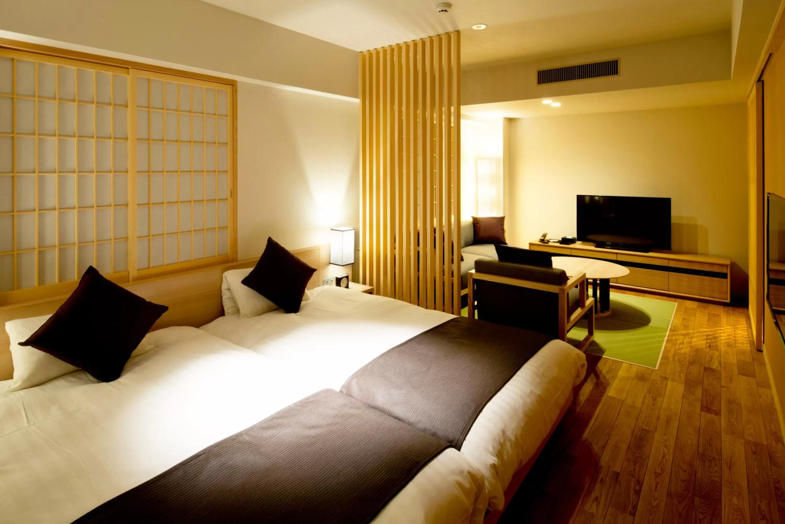 Photo of the whole room, Bed in Takamatsu Kokusai Hotel