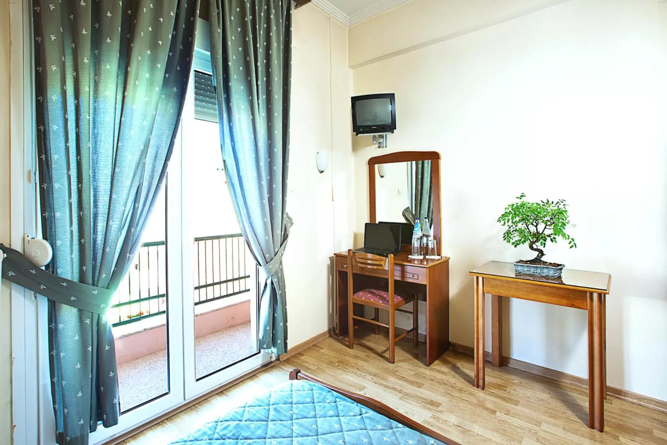 Photo of the whole room in Keletron Hotel - Bike friendly hotel