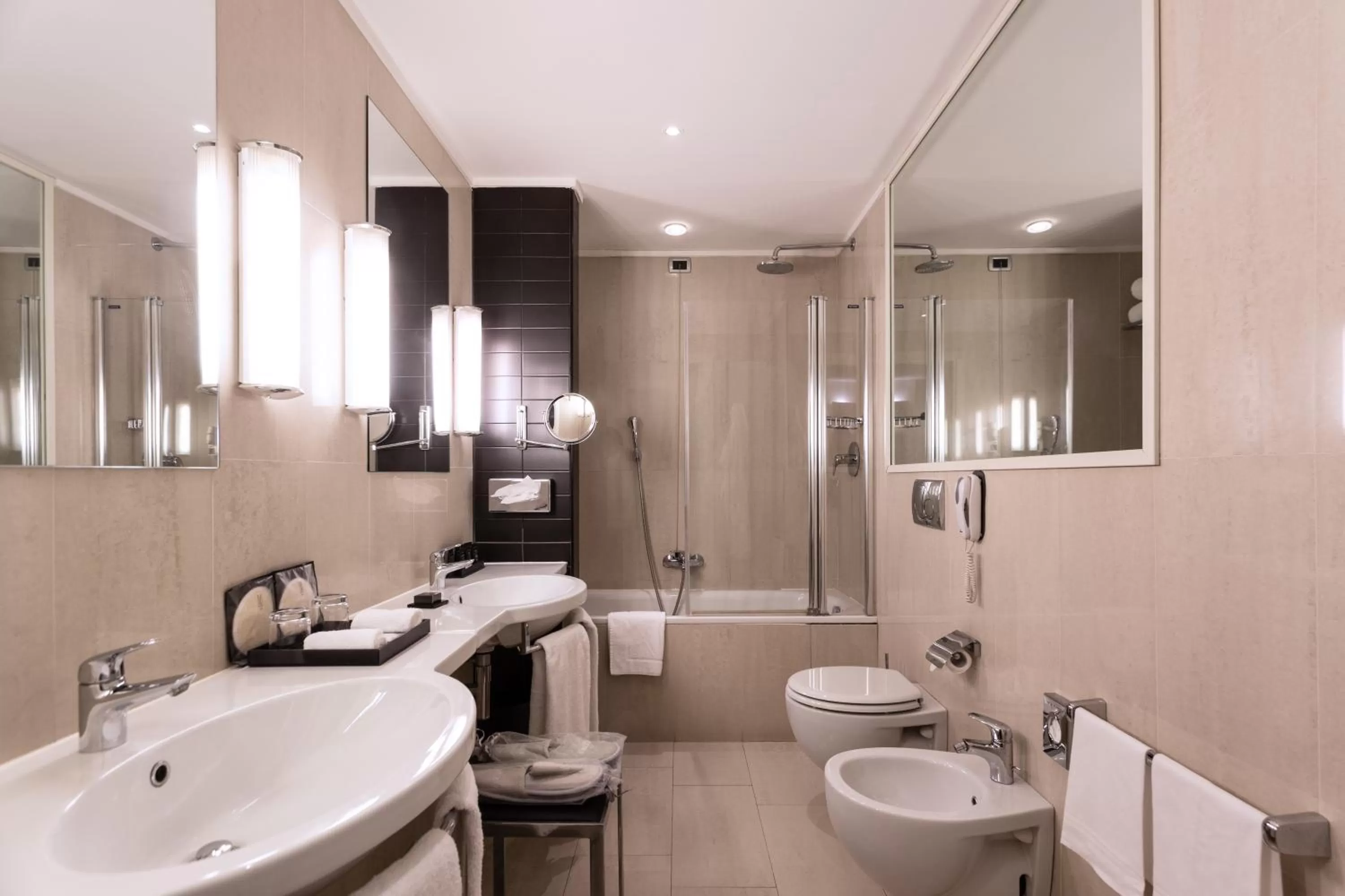 Bathroom in Palazzo Caracciolo Naples