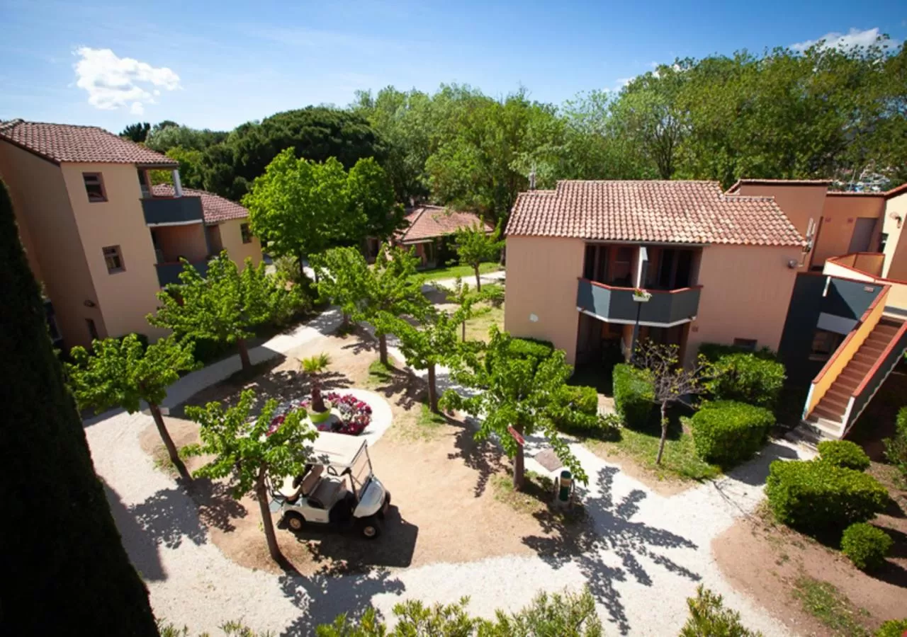 Property building in Marina Hôtel Club