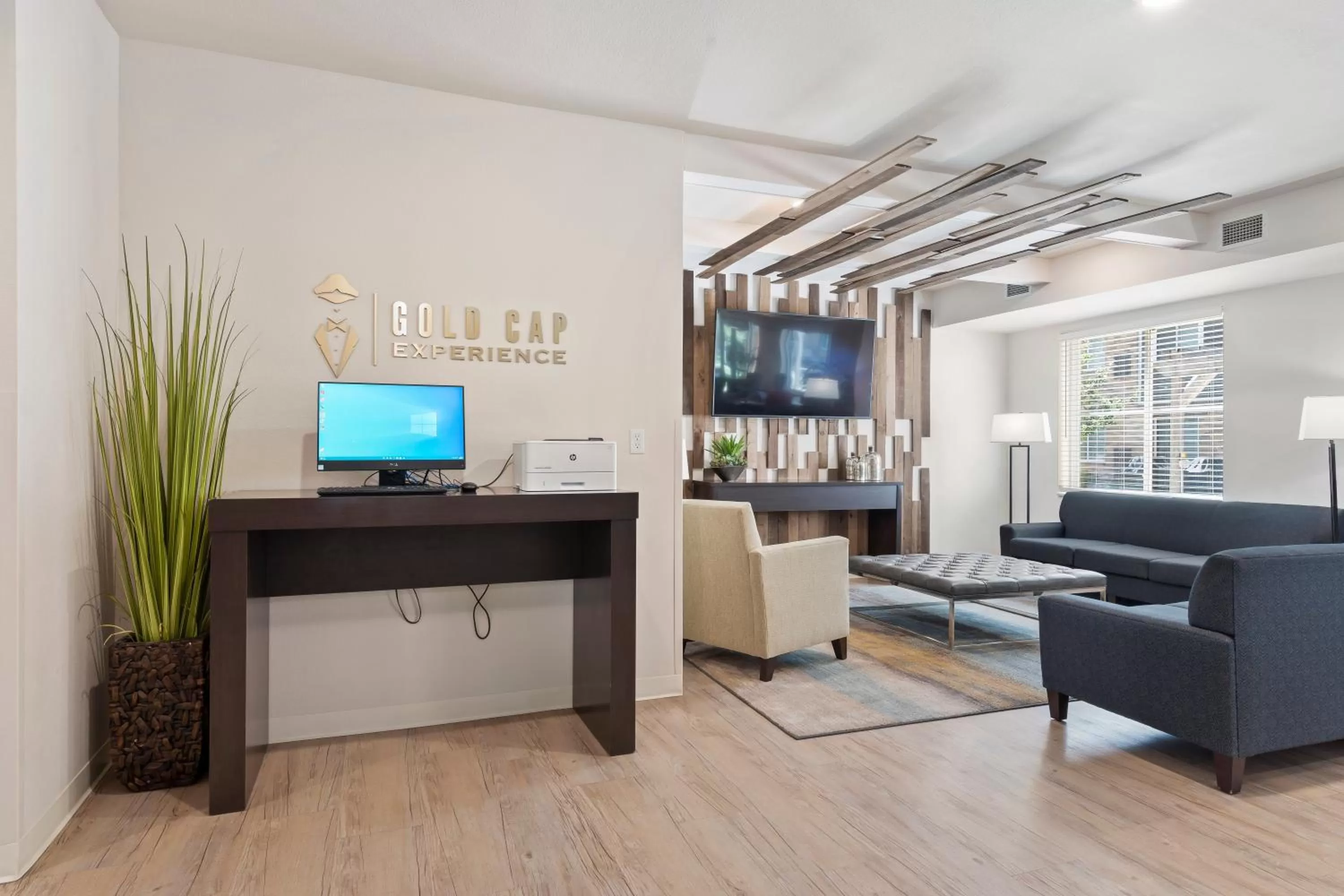 Communal lounge/ TV room in WaterWalk Extended Stay by Wyndham Kansas City - Overland Pk