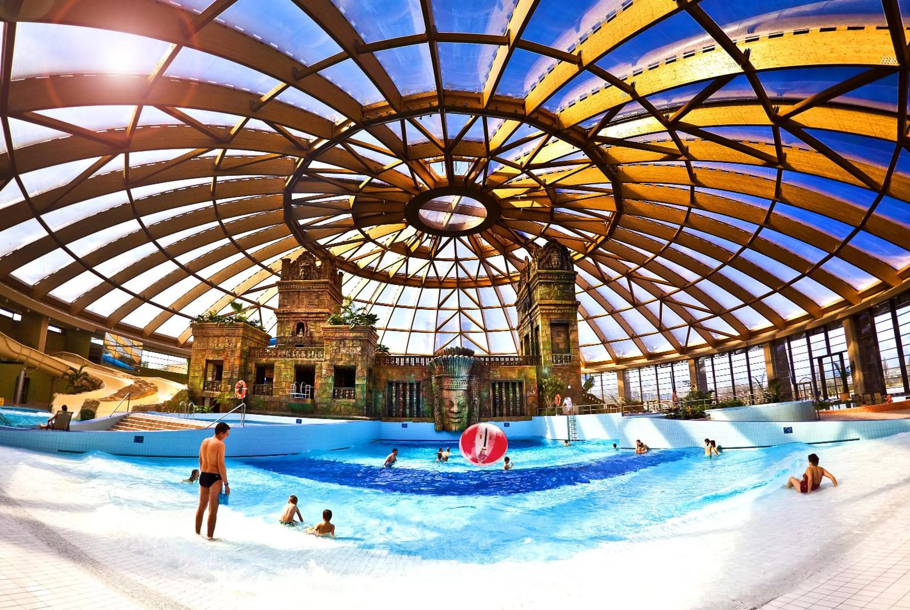 Day in Aquaworld Resort Budapest