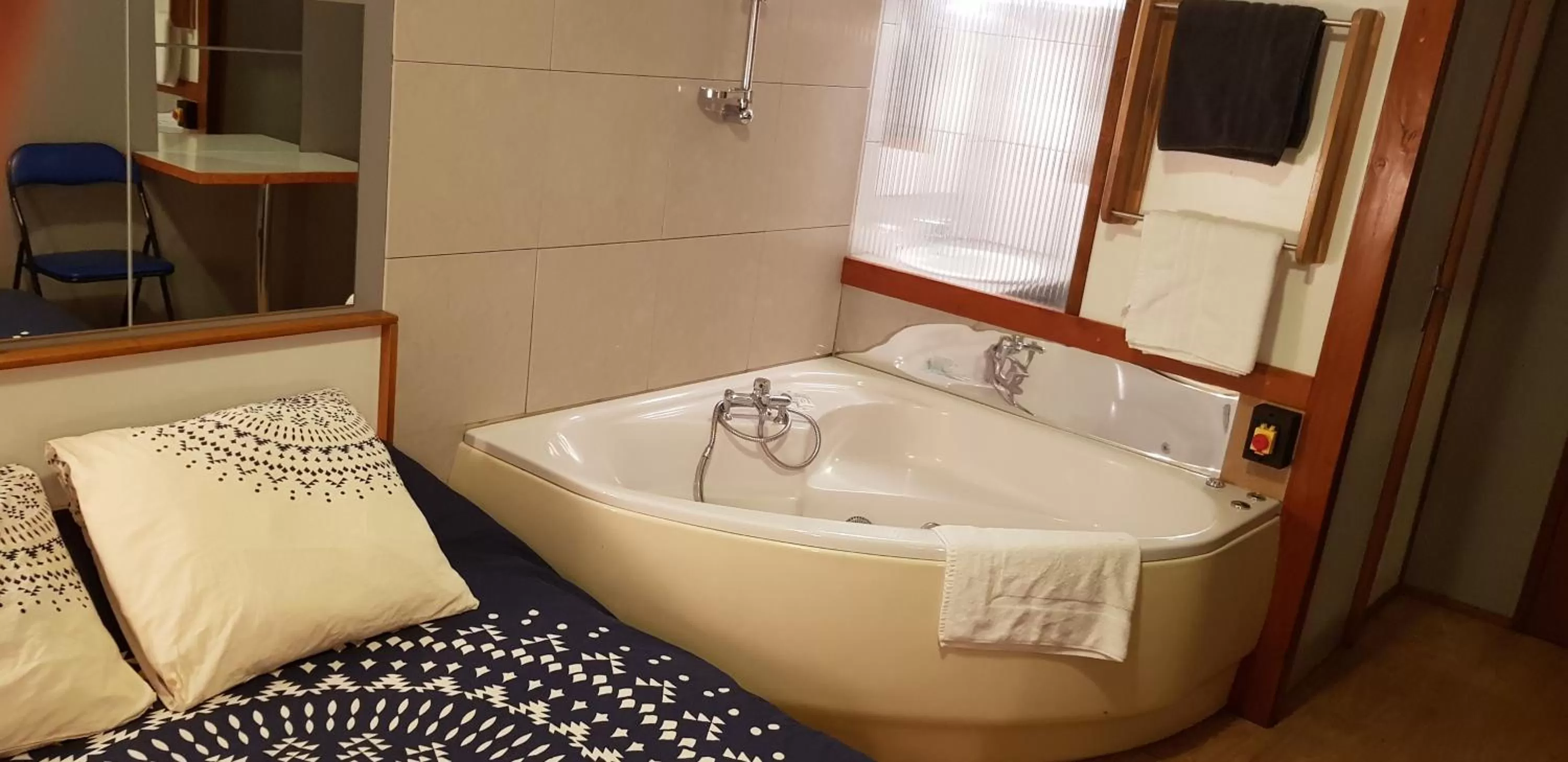 Sauna, Bed in Hôtel Eco Logis Espace Bellevue