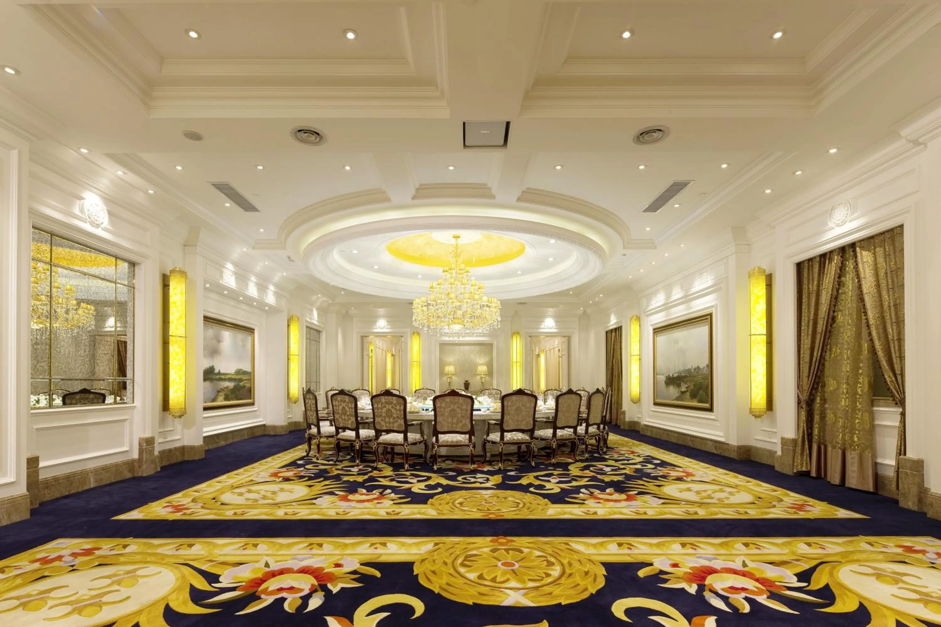 Restaurant/places to eat in Ramada Plaza Optics Valley Hotel Wuhan (Best of Ramada Worldwide)