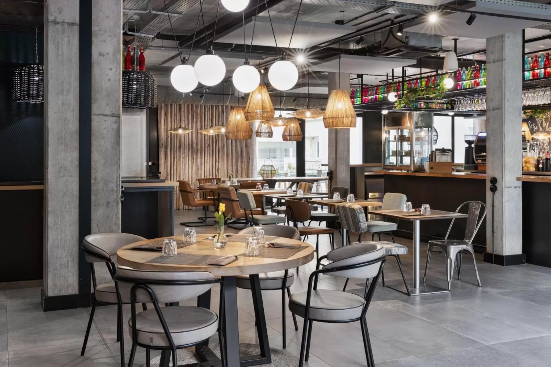 Restaurant/places to eat in ibis Styles Amiens Centre