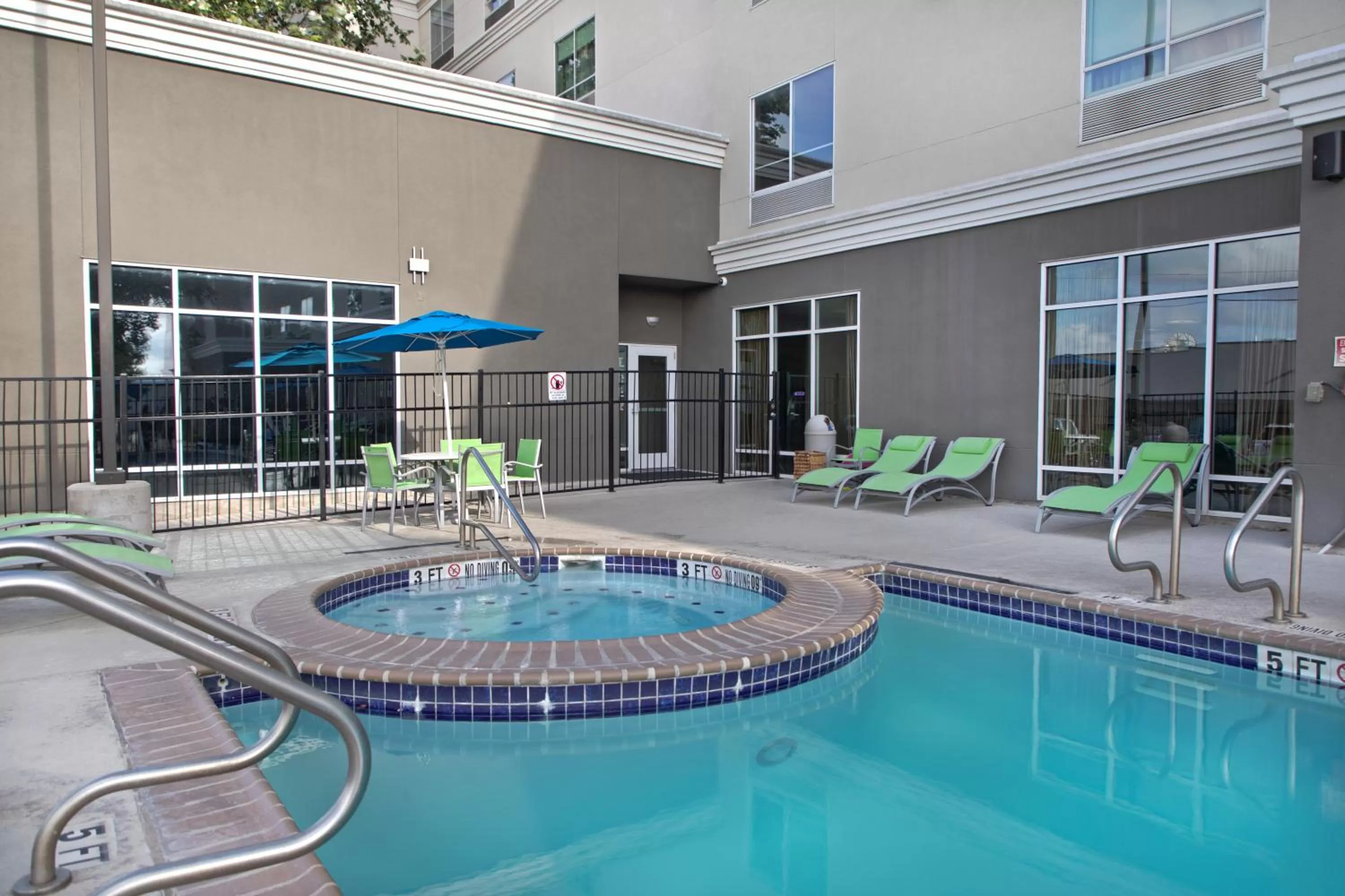 Hot Tub in Holiday Inn Hotel & Suites Northwest San Antonio by IHG