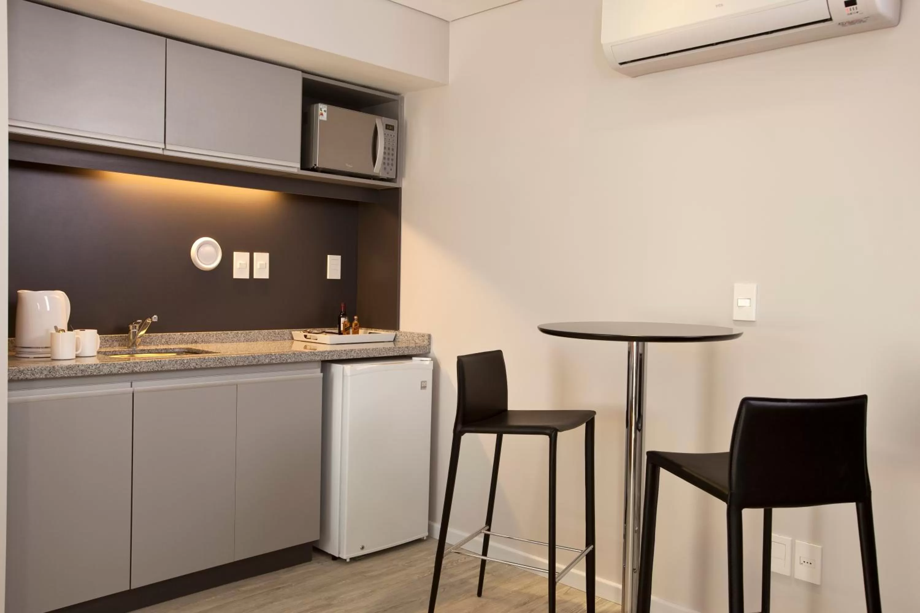 Kitchen or kitchenette in Regency Rambla Design Apart Hotel