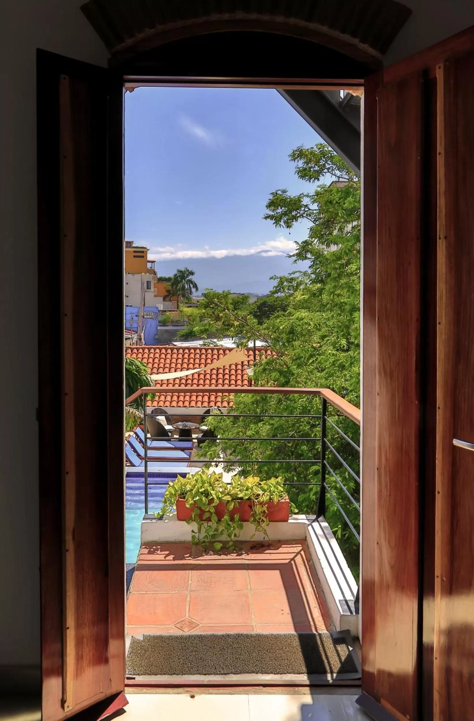 Balcony/Terrace, Pool View in Casa de Isabella, a Kali Hotel