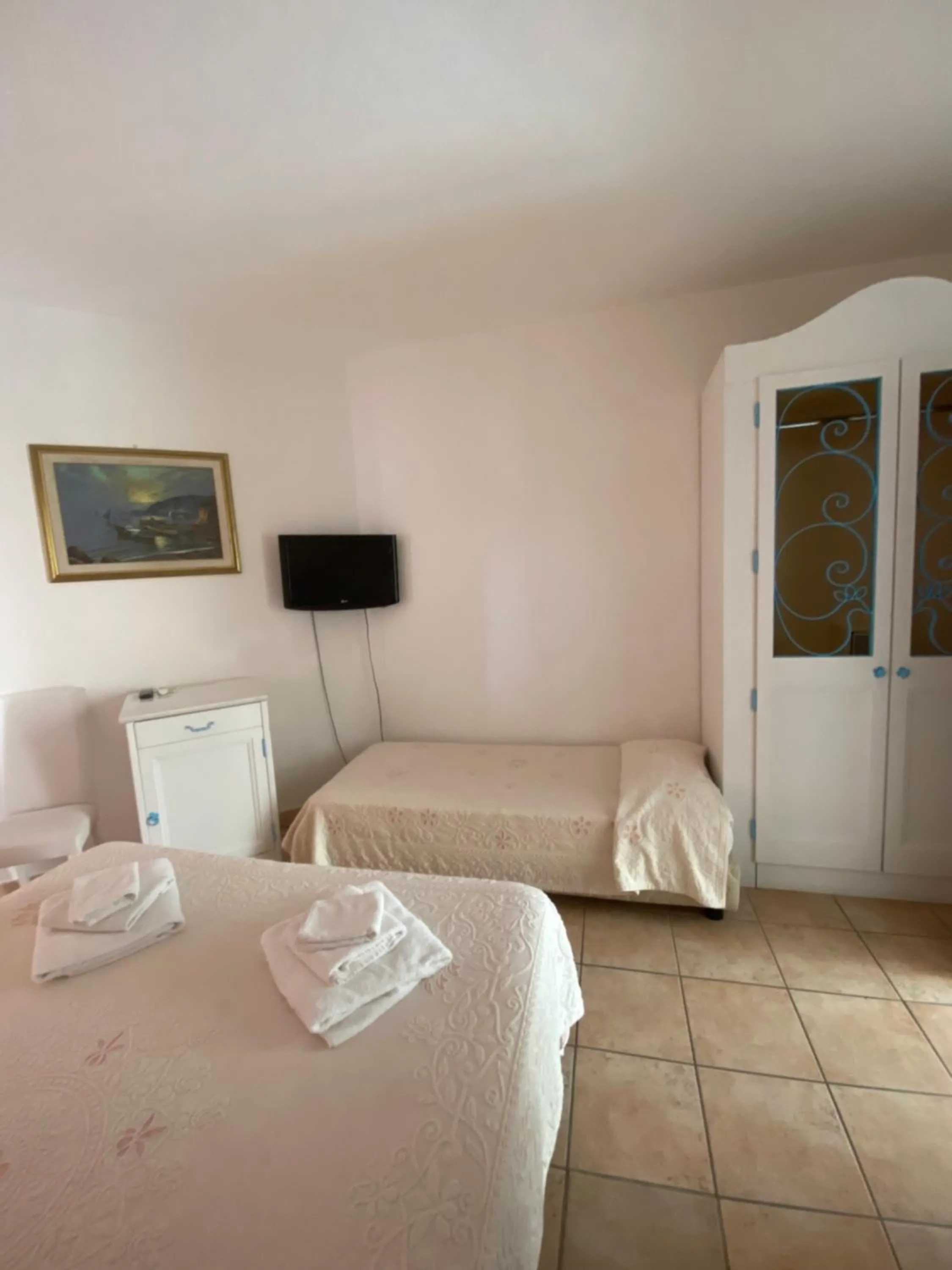 Bed in Palau City Hotel