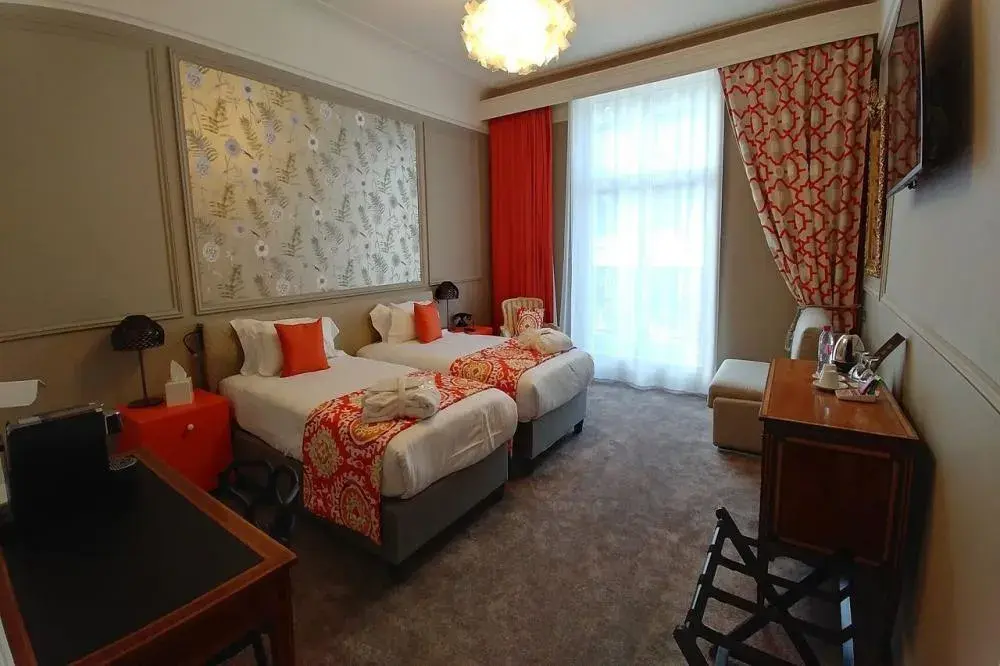 Classic Twin Room in Grand Hotel Bellevue - Grand Place Classic Twin Room in Grand Hotel Bellevue - Grand Place