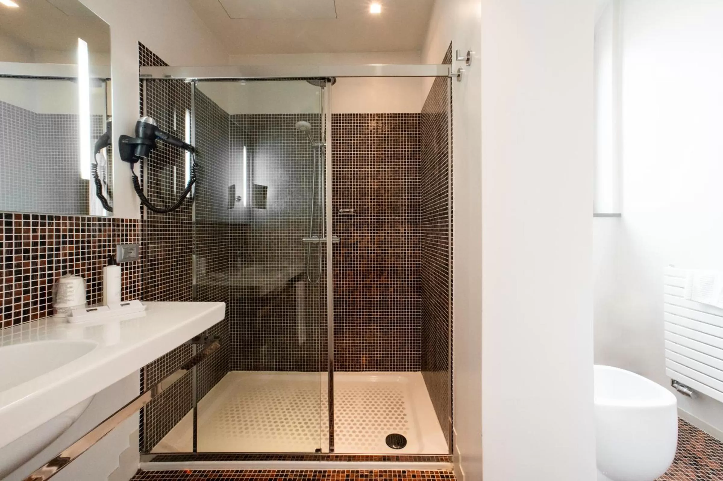 Bathroom in Hotel Annunziata