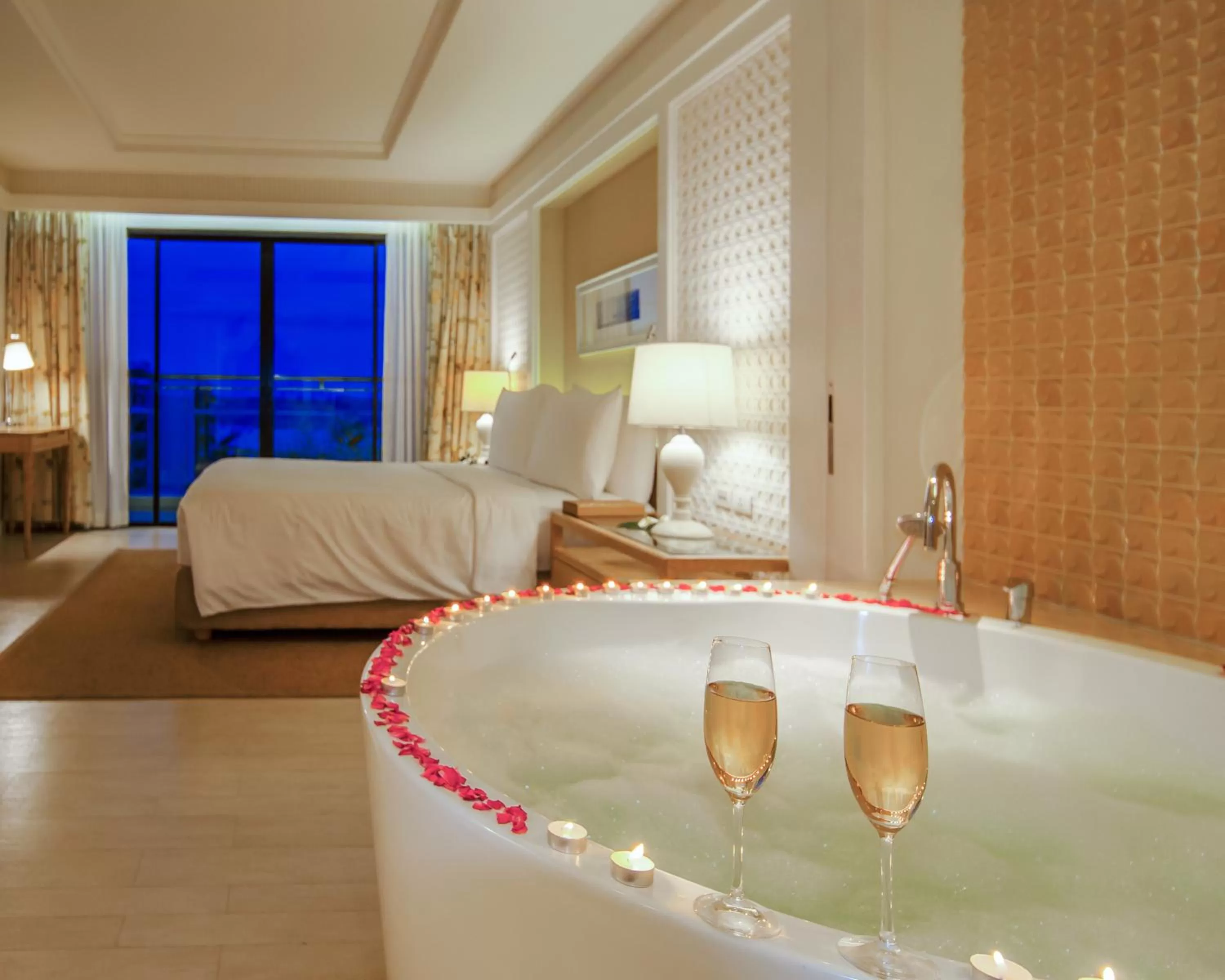 Bath, Bed in Amari Hua Hin