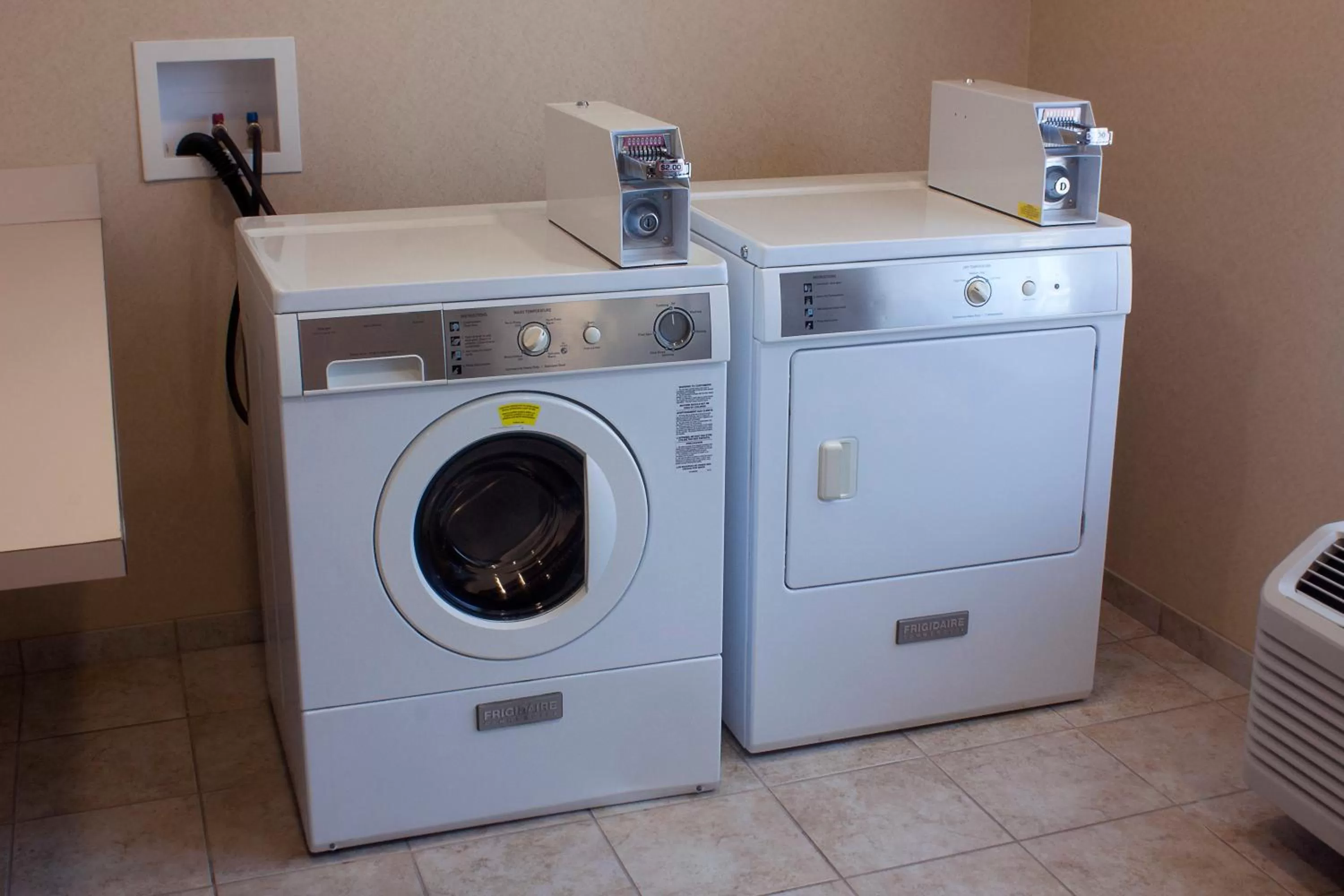 Other, Kitchen/Kitchenette in Holiday Inn Express & Suites Youngstown West I 80, an IHG Hotel